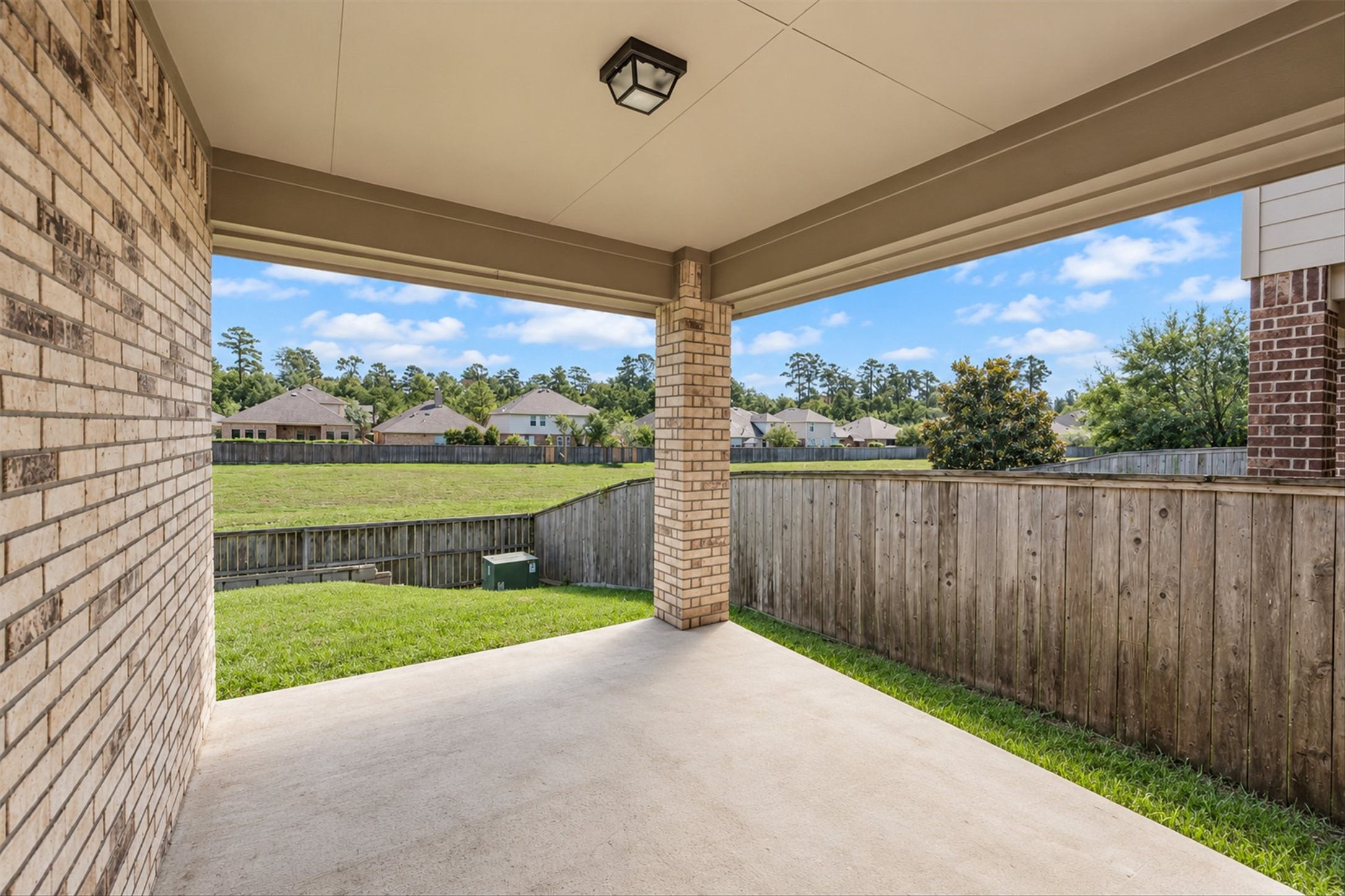 42 Black Swan Court Property Photo 44