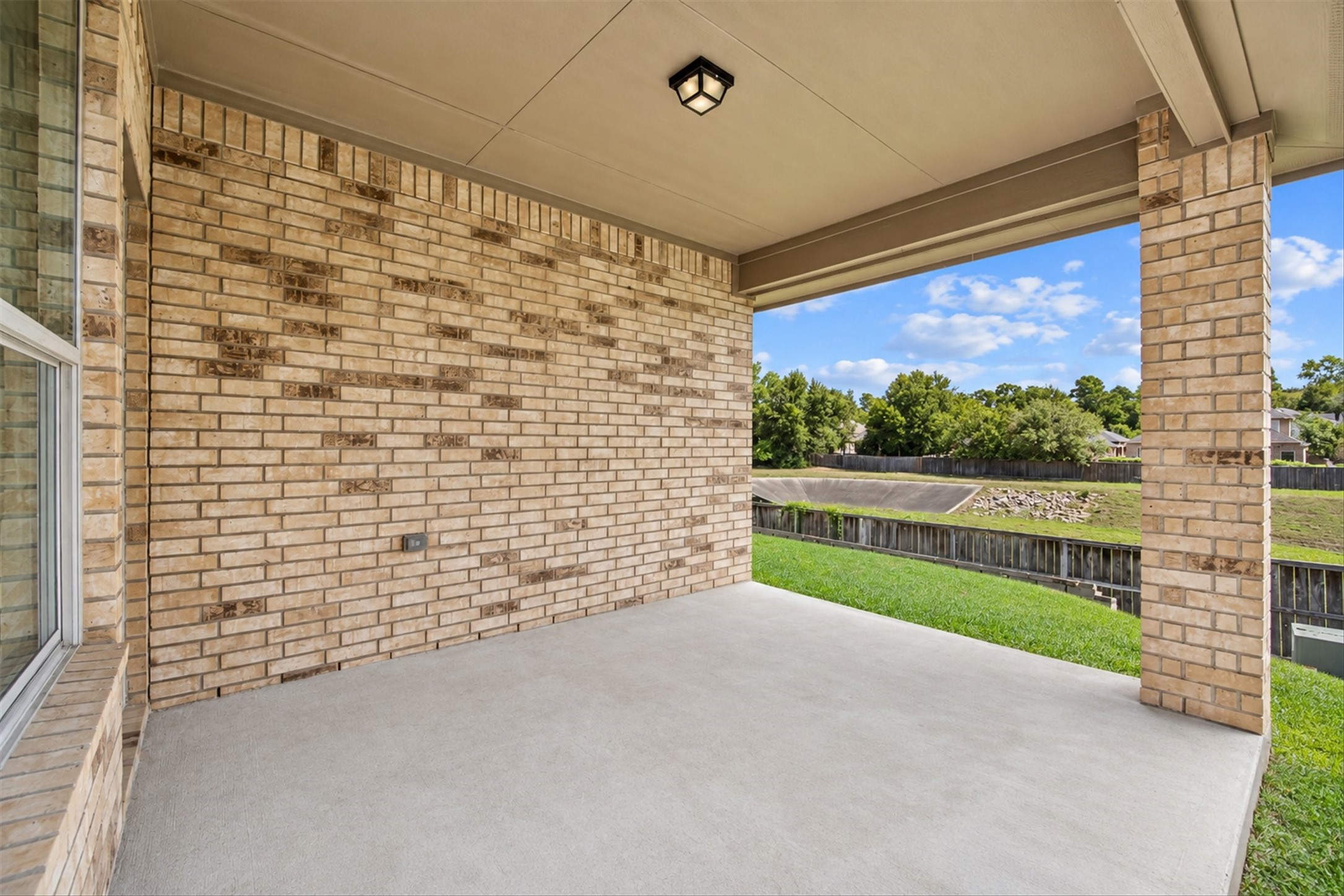 42 Black Swan Court Property Photo 45