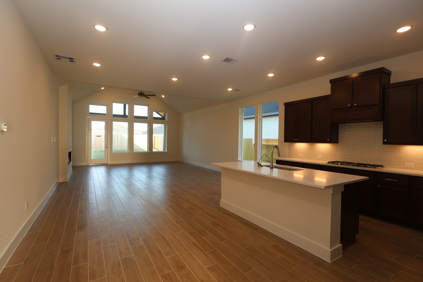 22611 Ruby Forest Road Property Photo 5