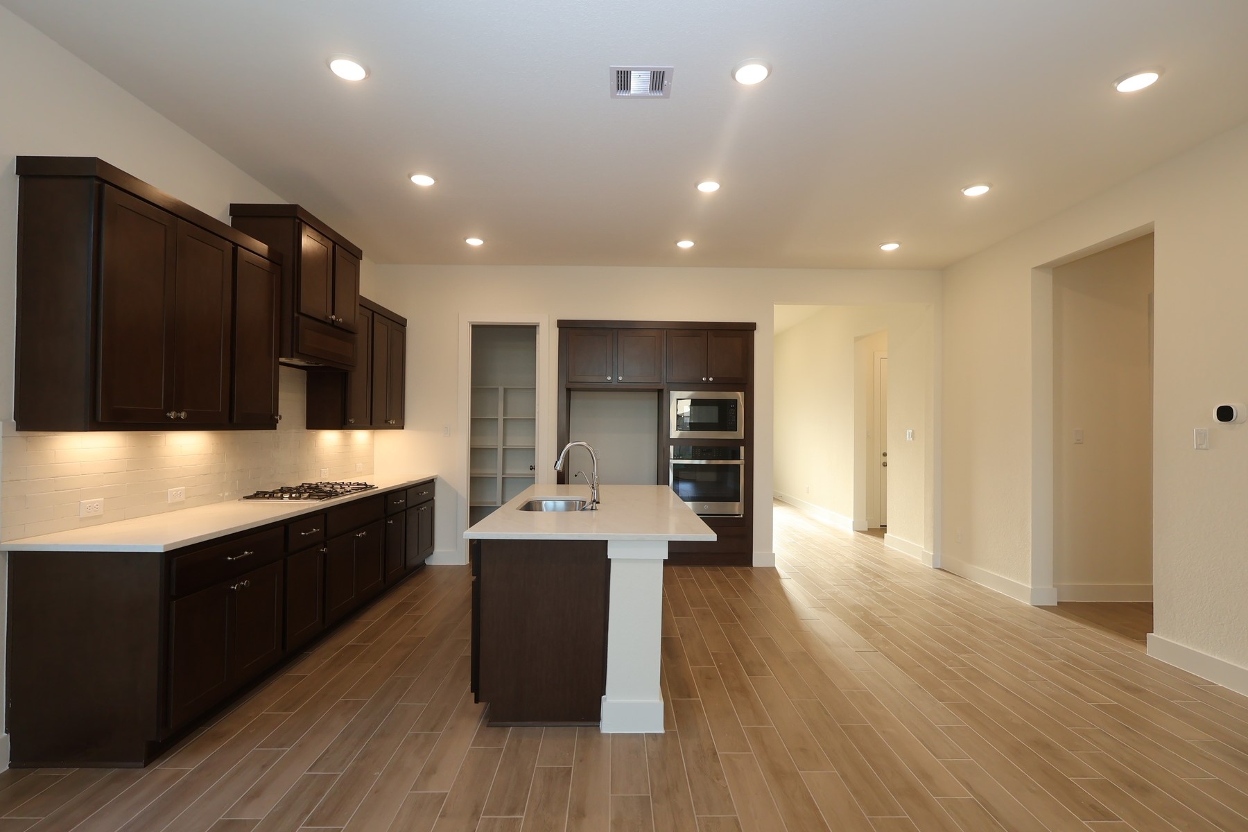 22611 Ruby Forest Road Property Photo 6
