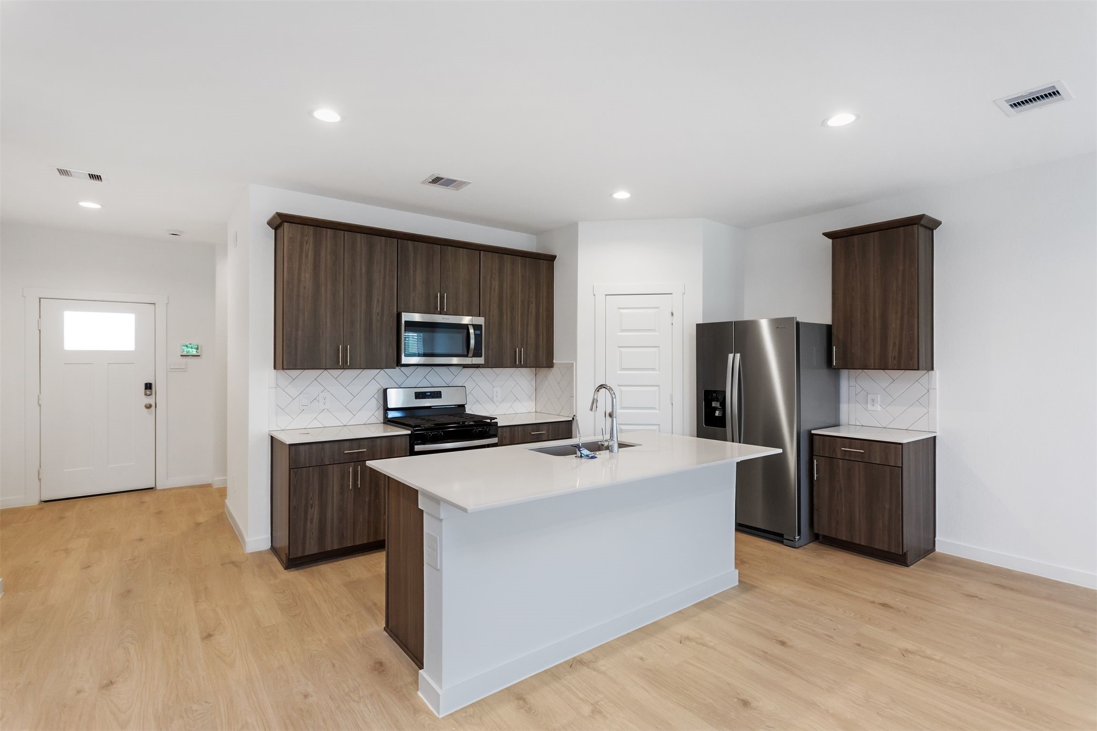 2828 Willow Gulch Way Property Photo 4