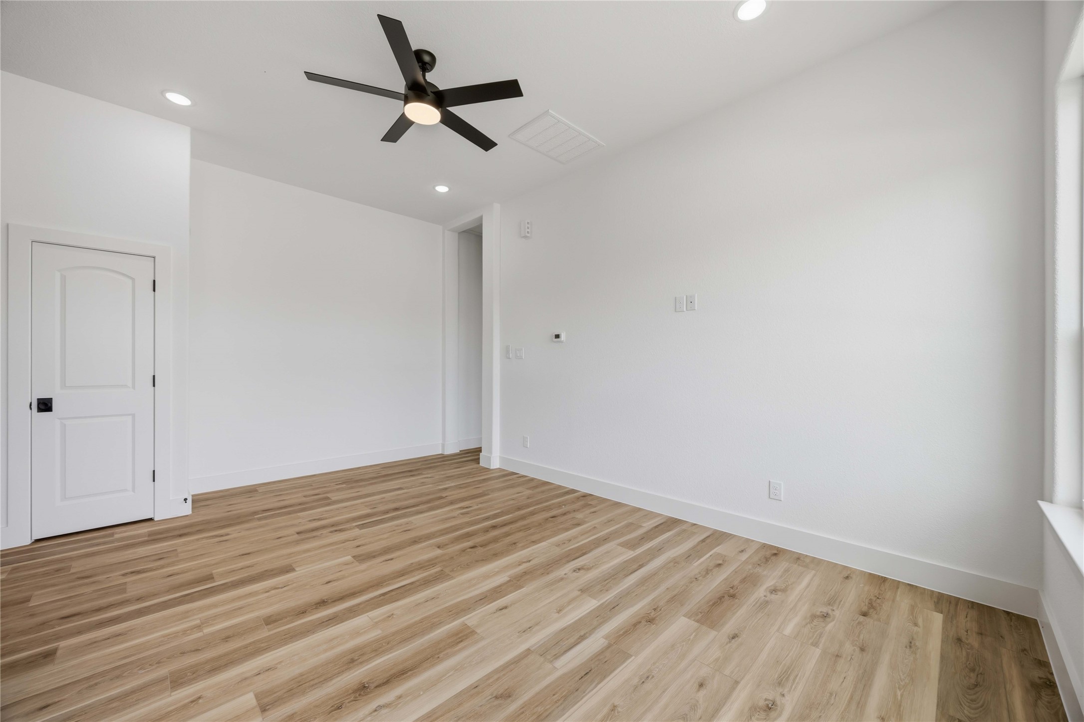 7900 Bowen Street B Property Photo 5