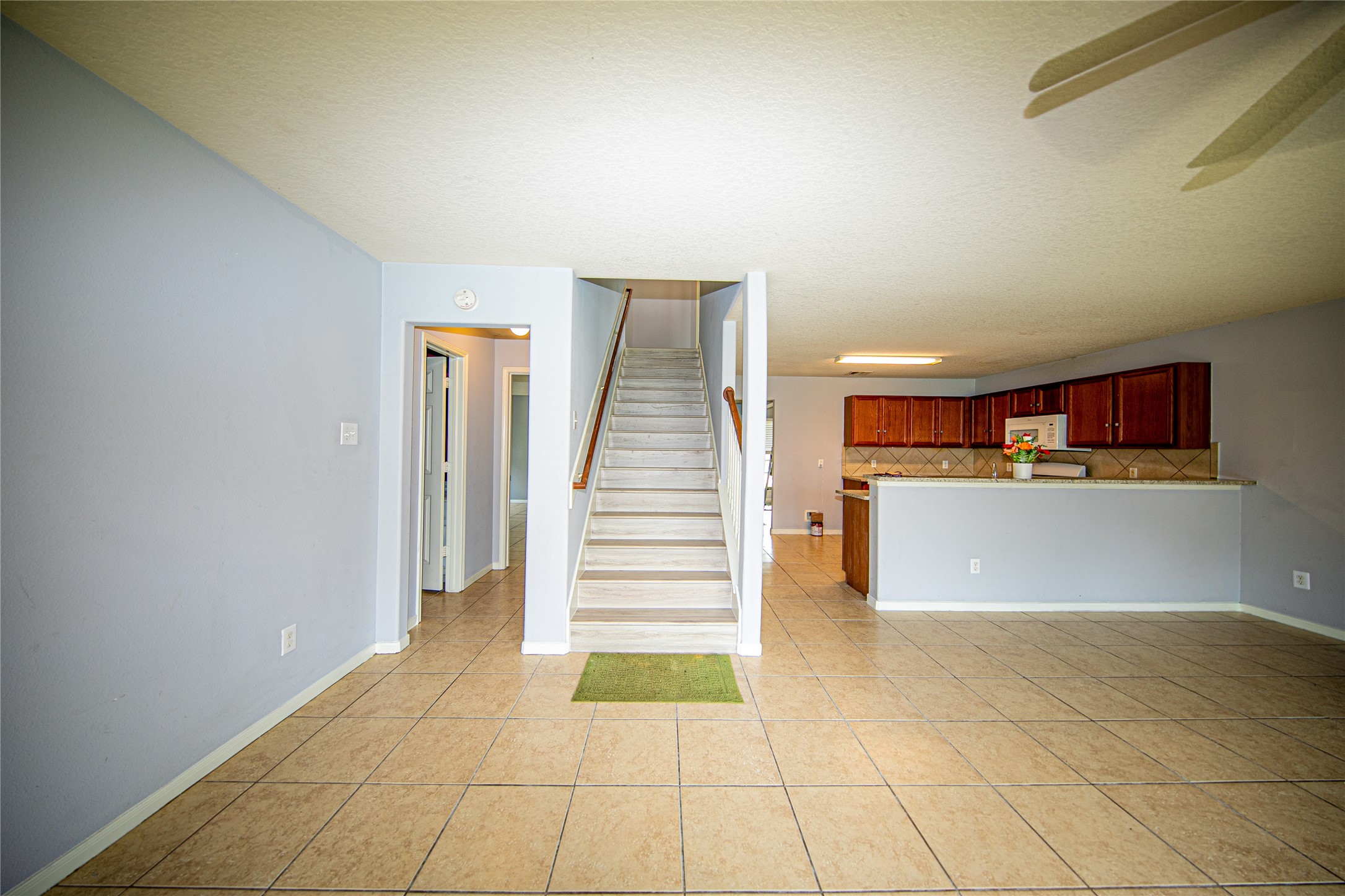 18439 Ranch View Trail Property Photo 5