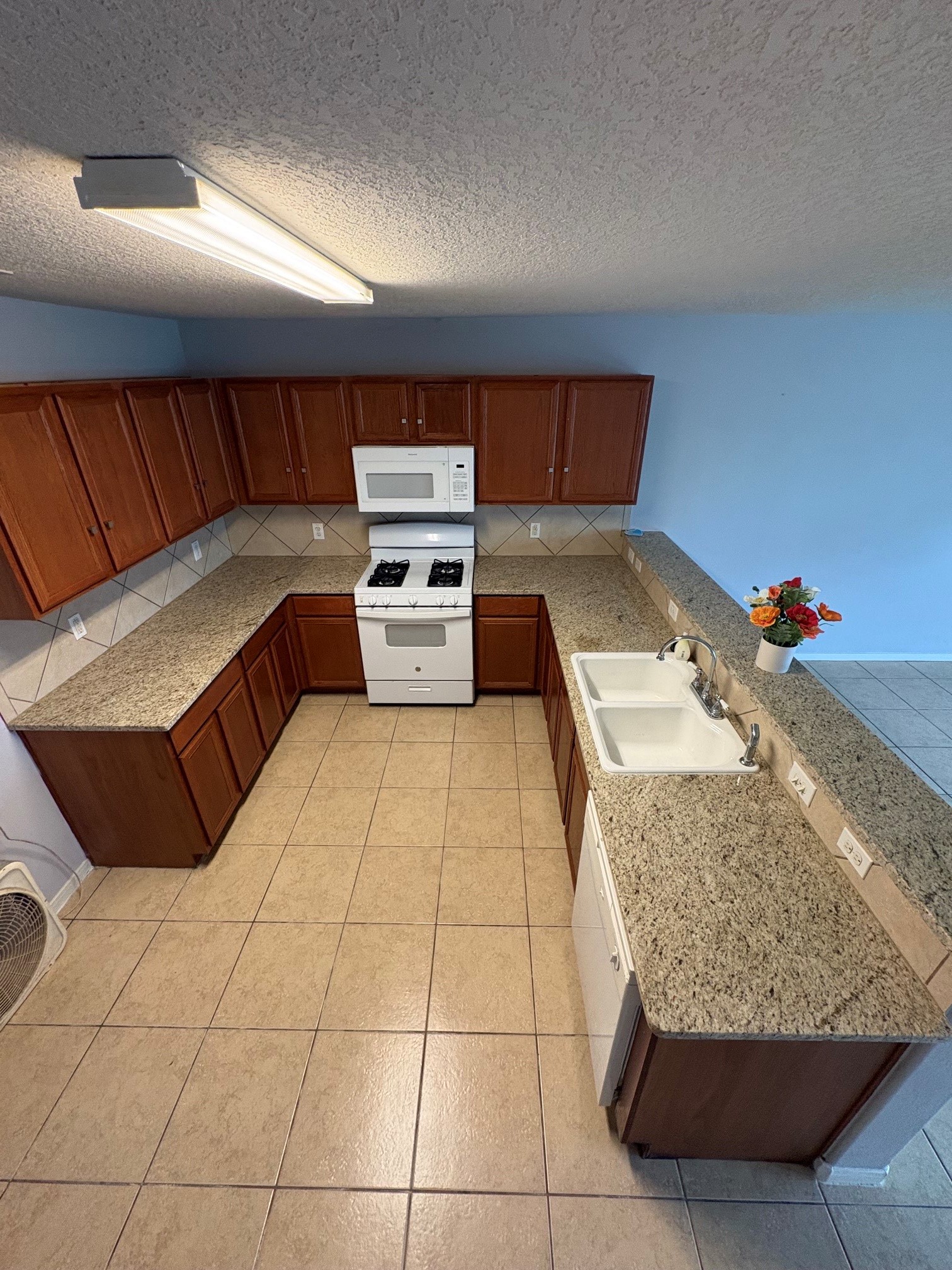 18439 Ranch View Trail Property Photo 10
