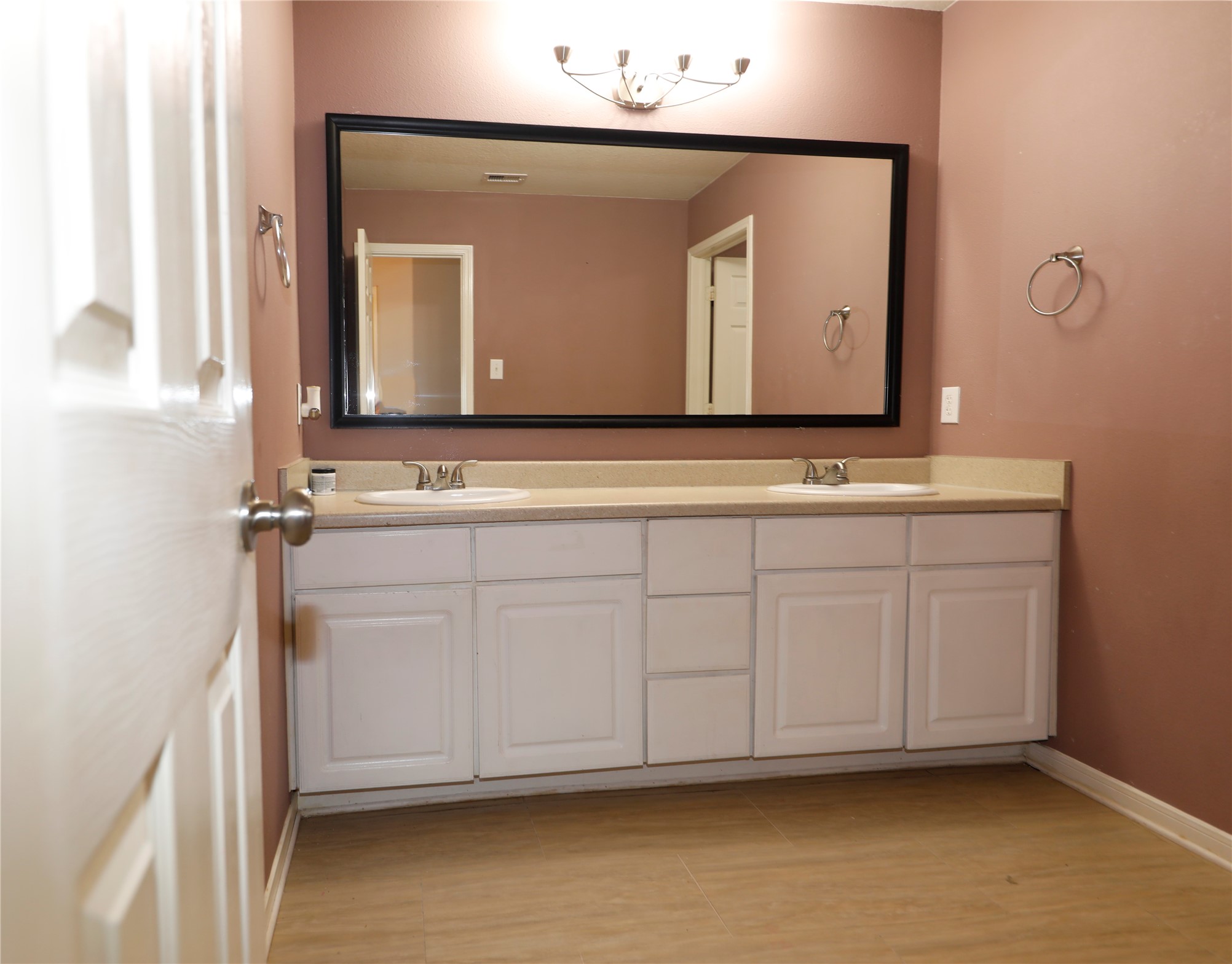 18439 Ranch View Trail Property Photo 27