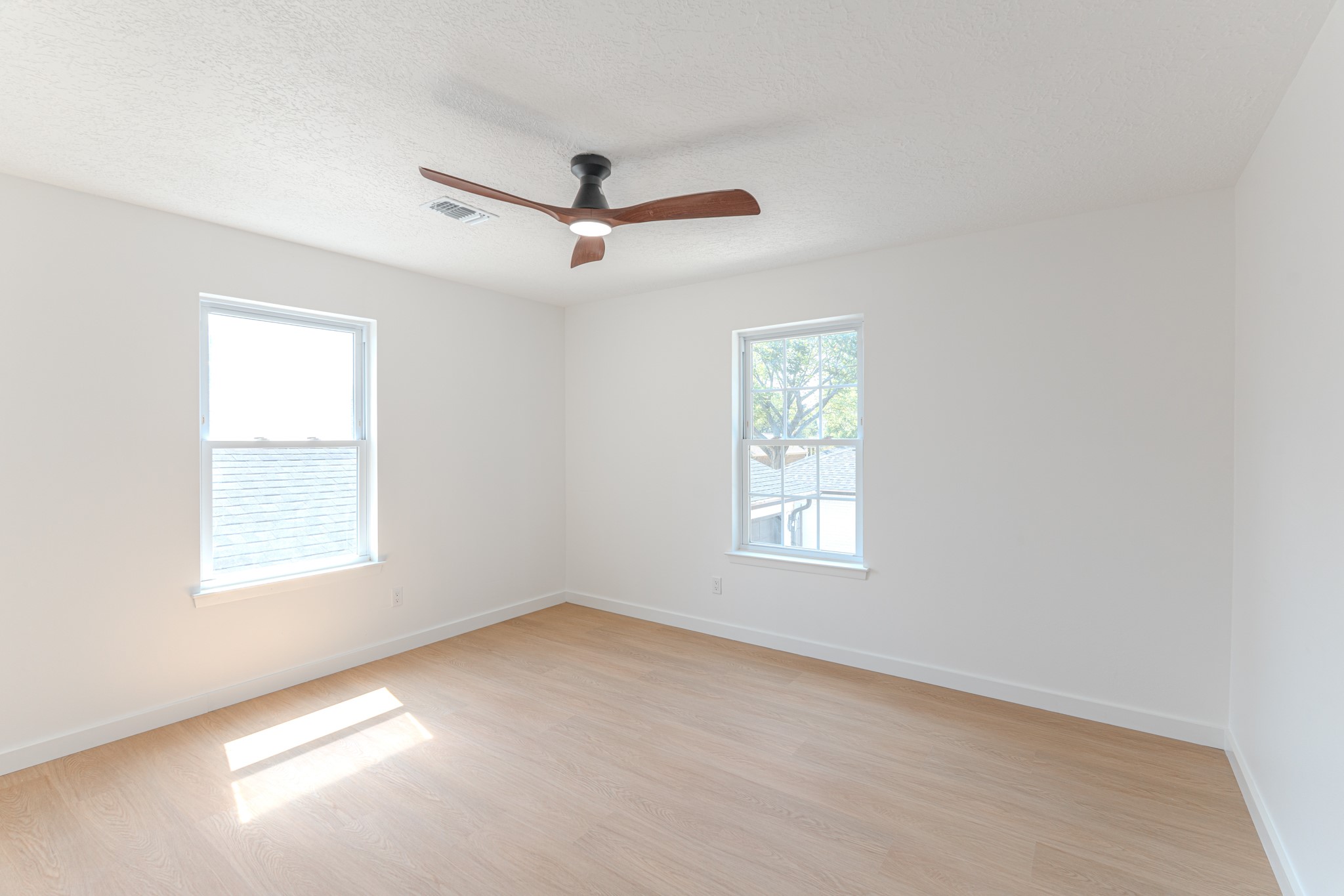 7083 Gentle Breeze Drive Property Photo 28