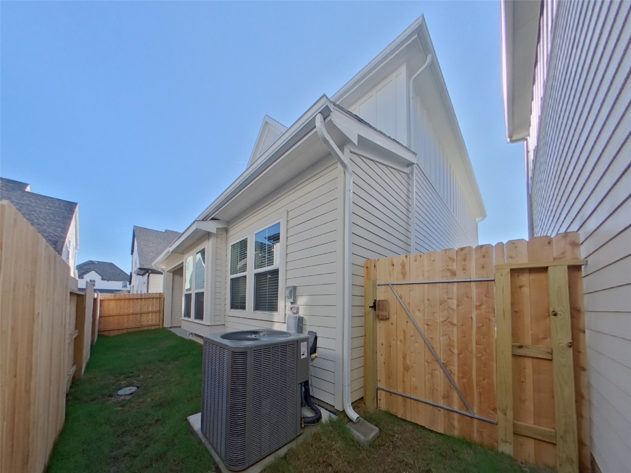 4914 San Fabiano Court Property Photo 17