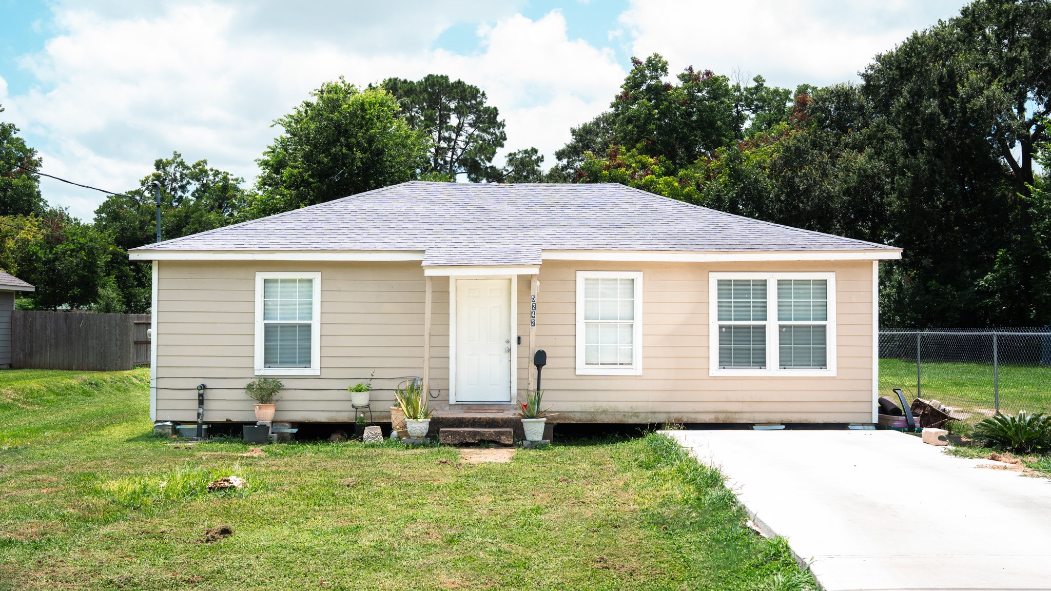 5242 Carmen Street Property Photo 1