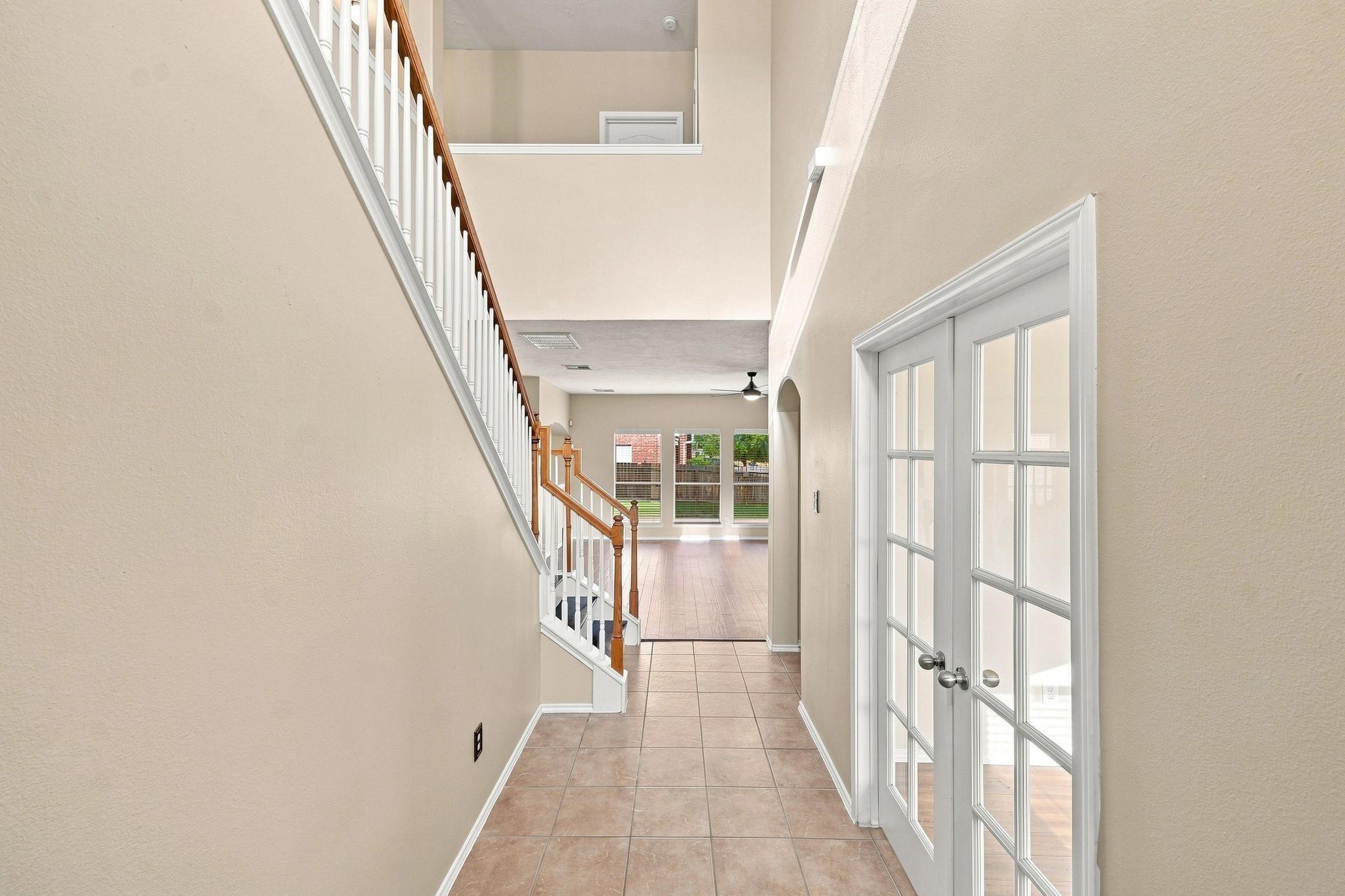 18810 Lantern Cove Lane Property Photo 4