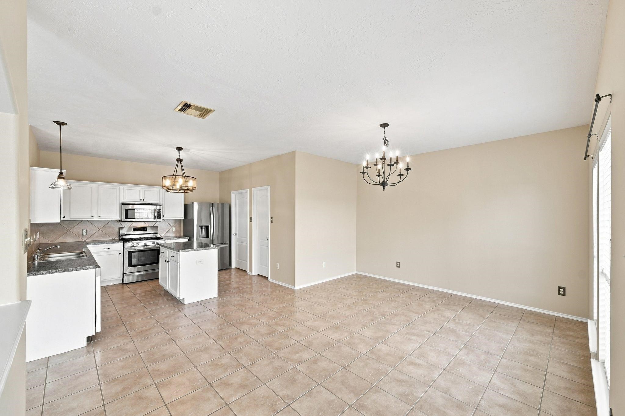 18810 Lantern Cove Lane Property Photo 10