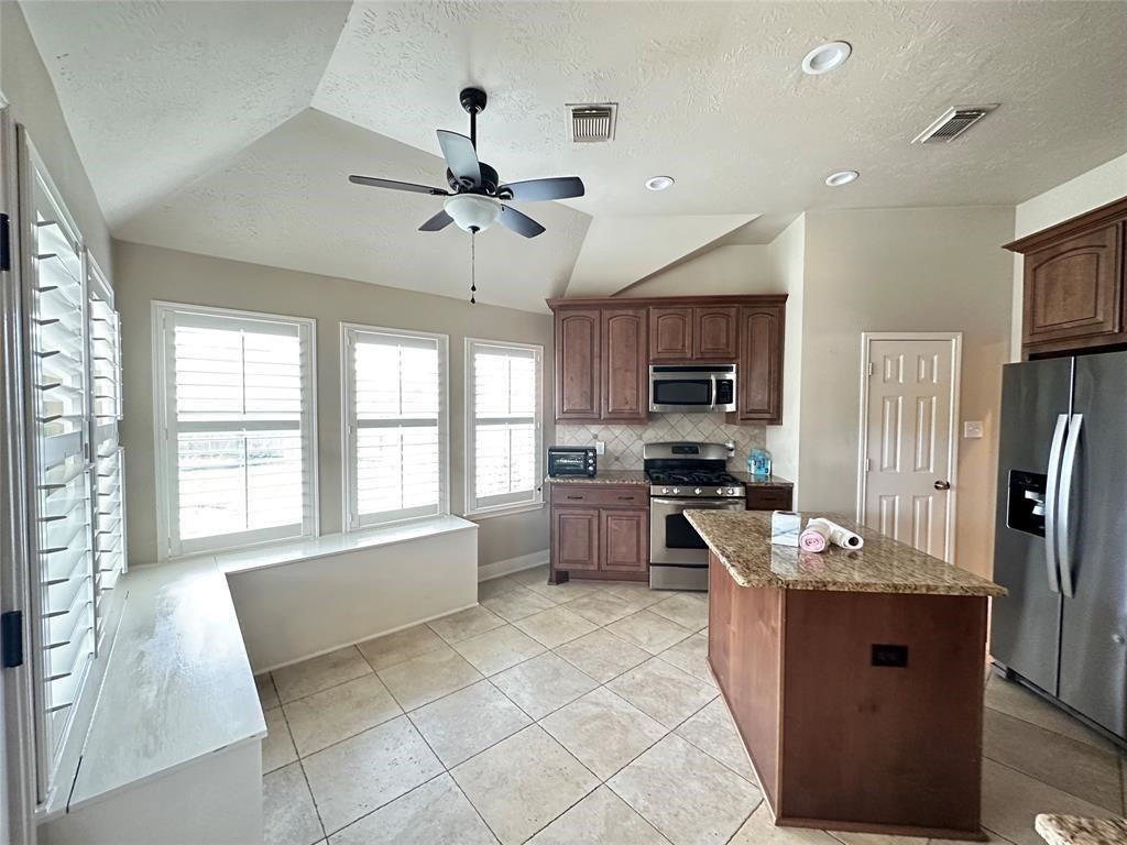 1526 Waterside Village Drive Property Photo 8