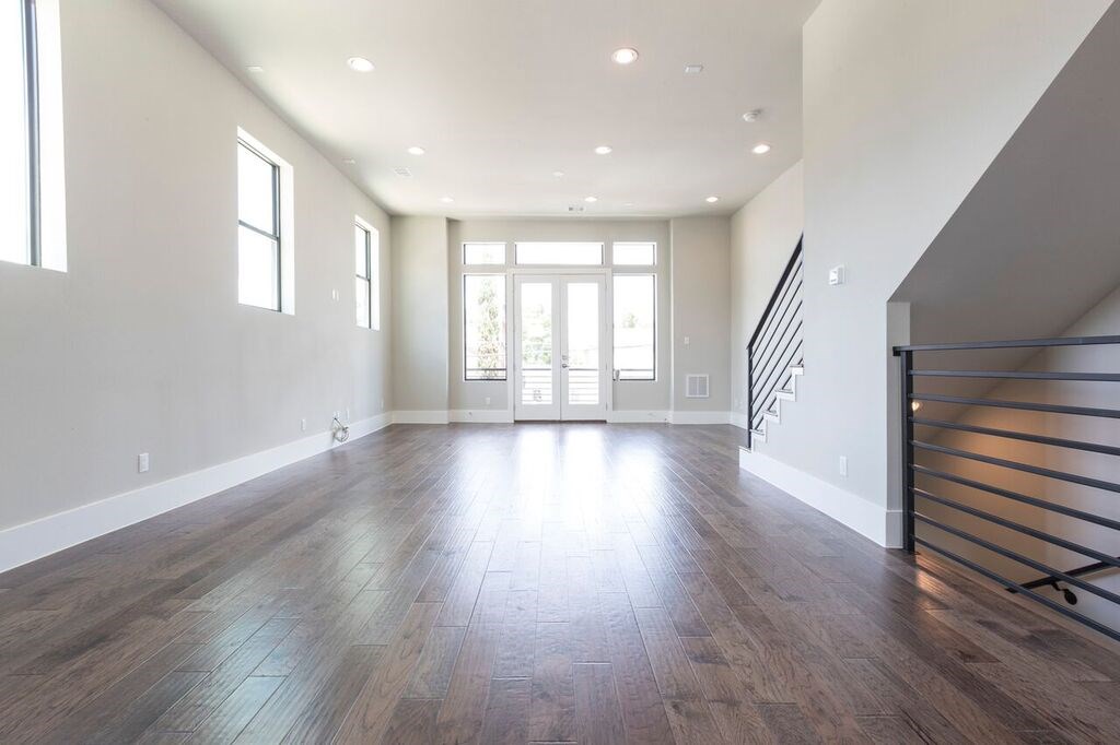 5703 Larkin A Property Photo 3