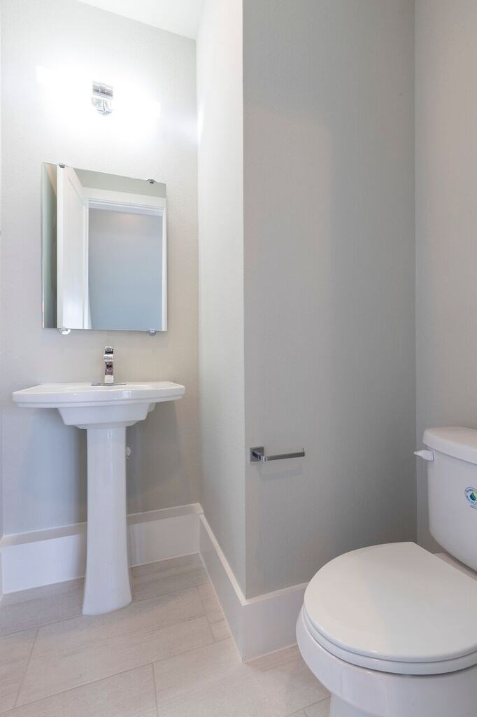 5703 Larkin A Property Photo 18