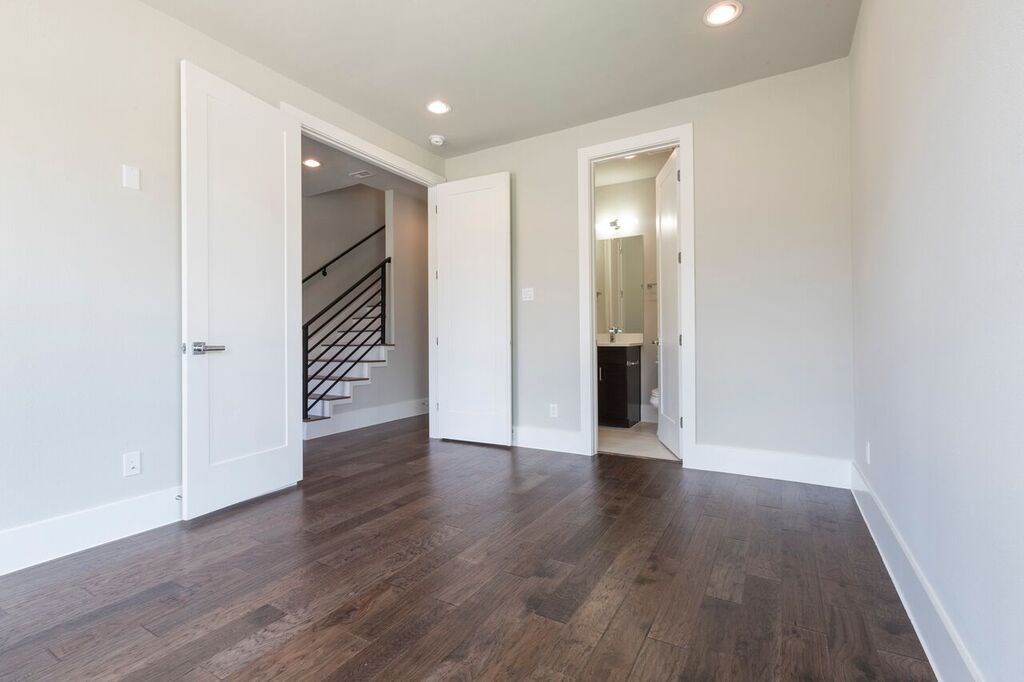 5703 Larkin A Property Photo 38