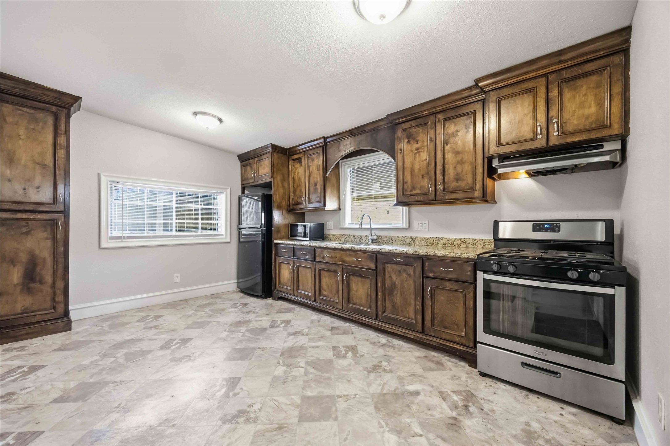 9430 E Avenue K A Property Photo 5