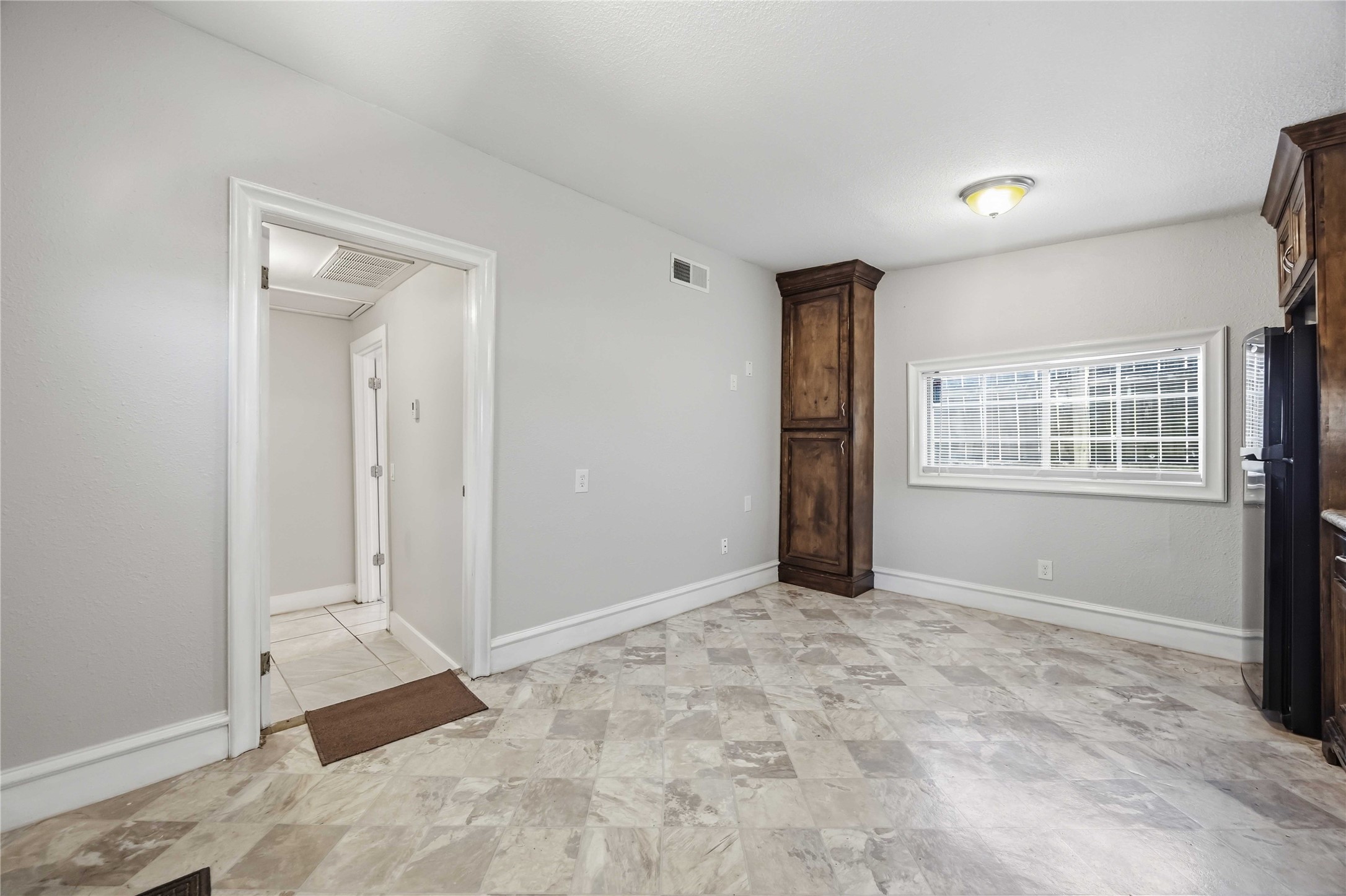 9430 E Avenue K A Property Photo 8
