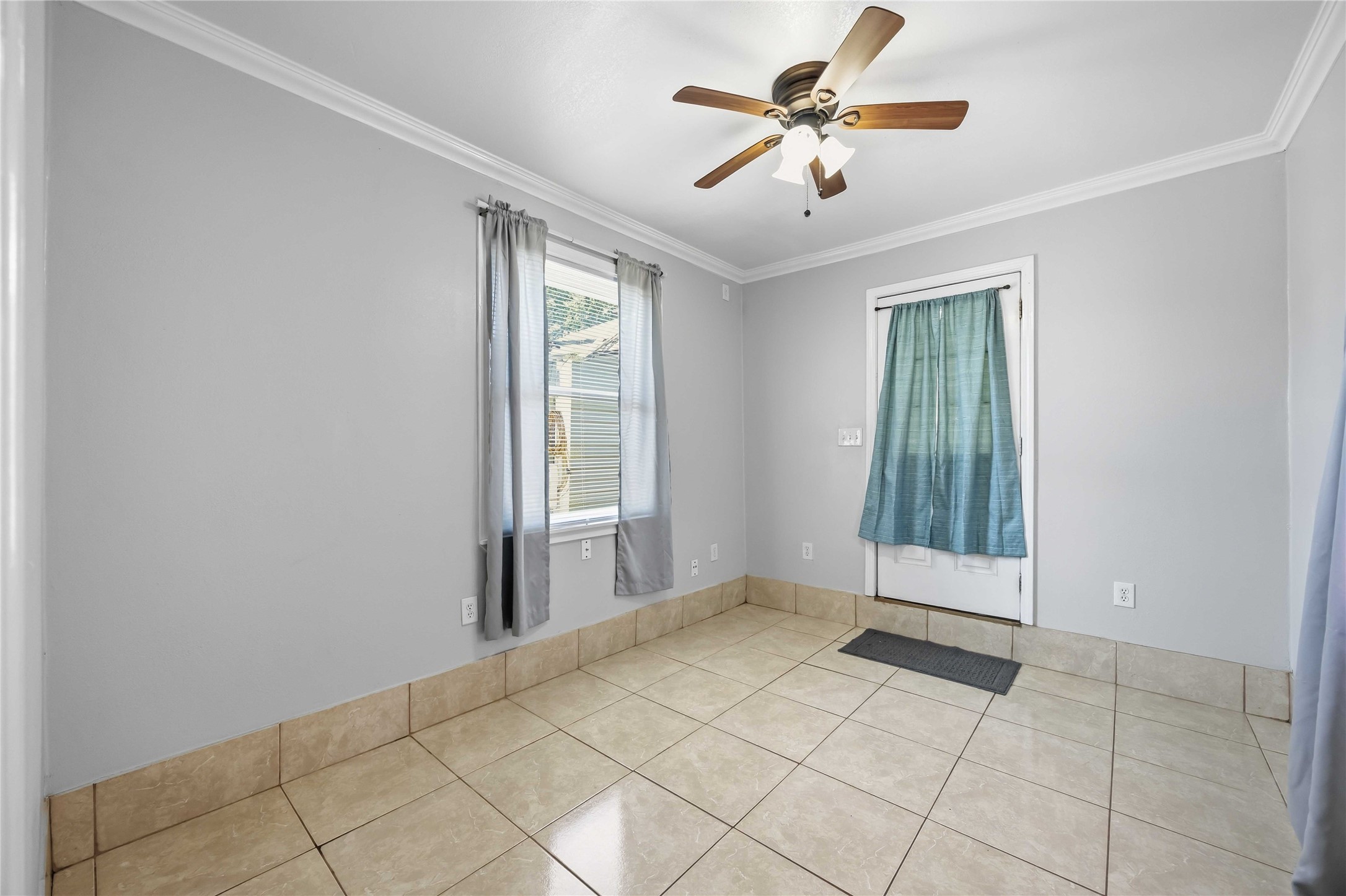 9430 E Avenue K A Property Photo 12