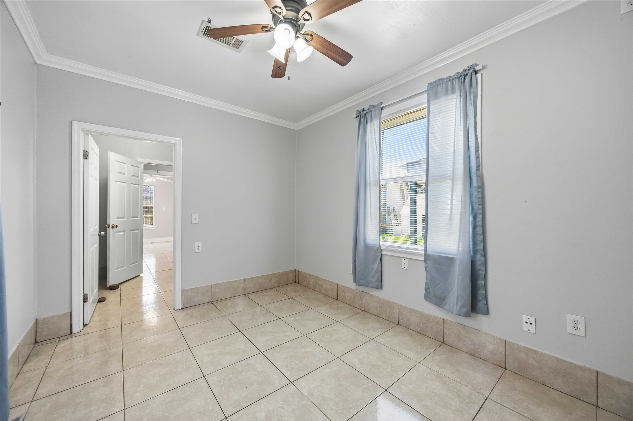 9430 E Avenue K A Property Photo 13