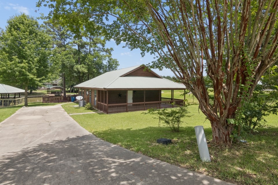 28 Hunters Creek Drive Property Photo 1