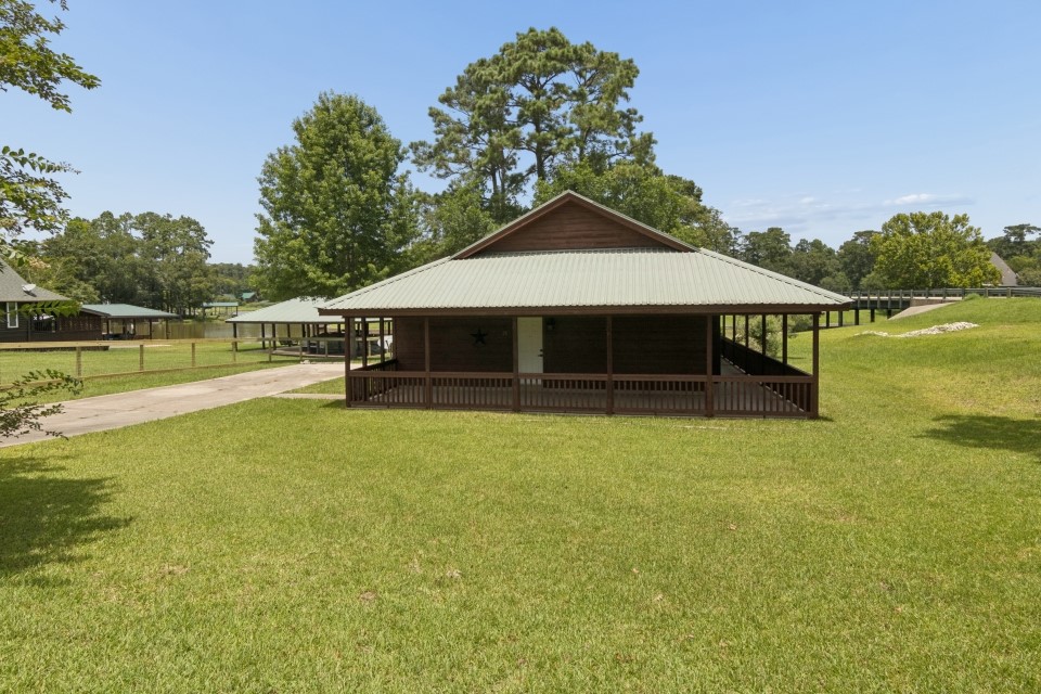 28 Hunters Creek Drive Property Photo 3