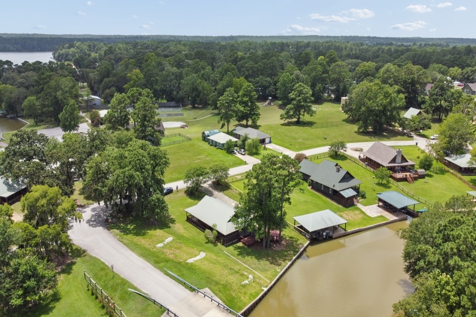 28 Hunters Creek Drive Property Photo 32