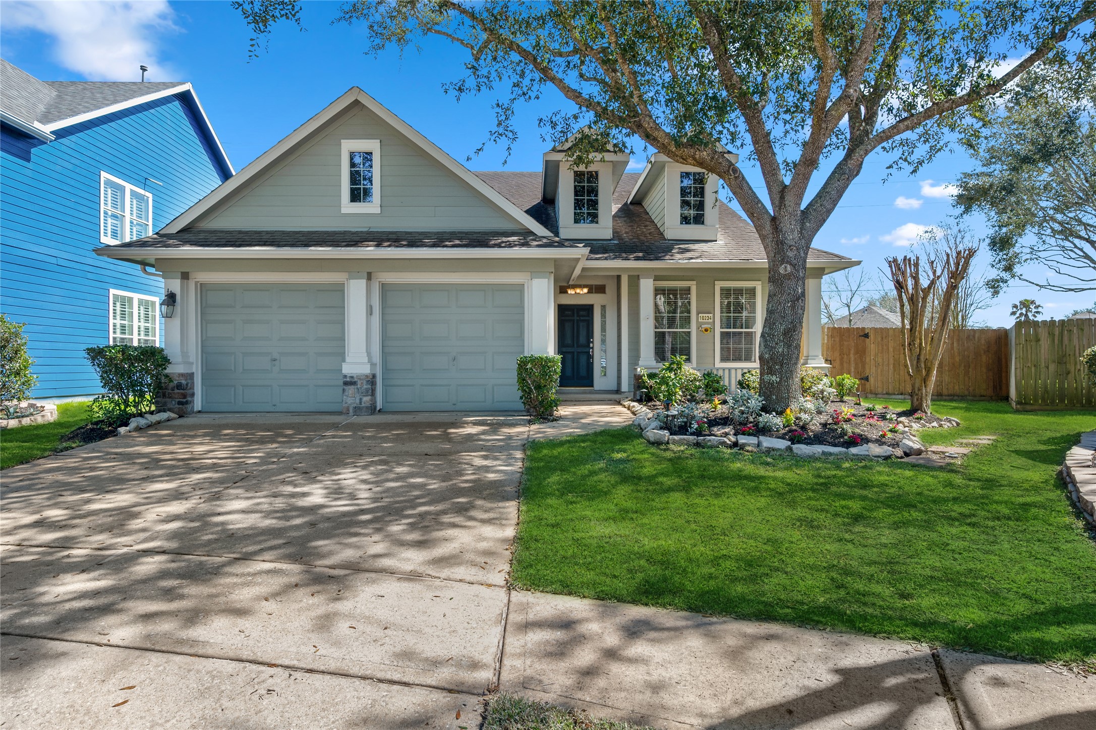 10234 Rosebud Lane Property Photo 1
