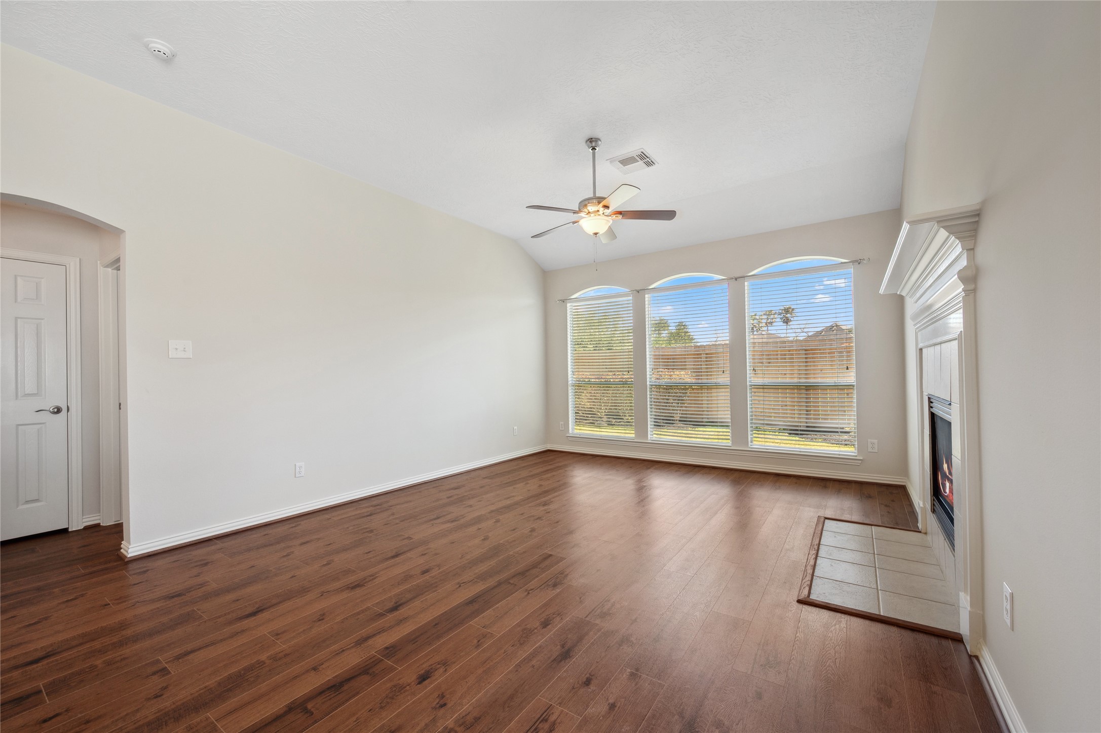 10234 Rosebud Lane Property Photo 12