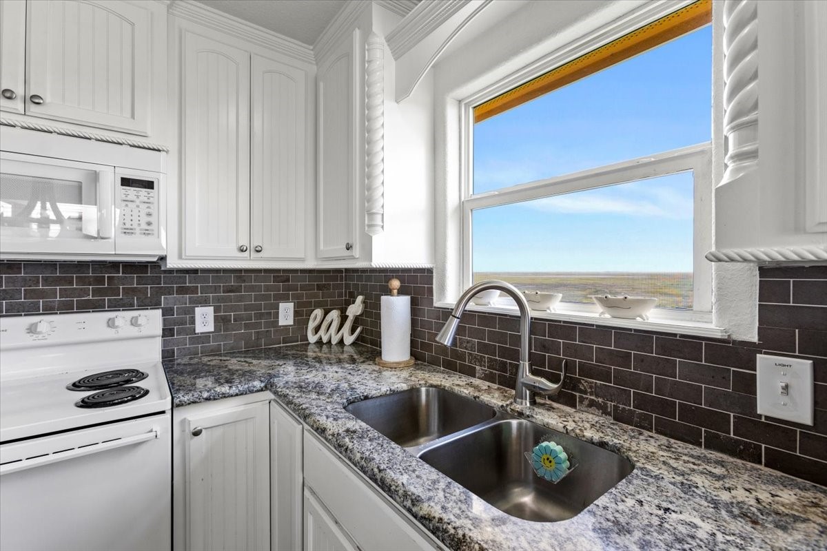 2301 Blue Water Highway Property Photo 29