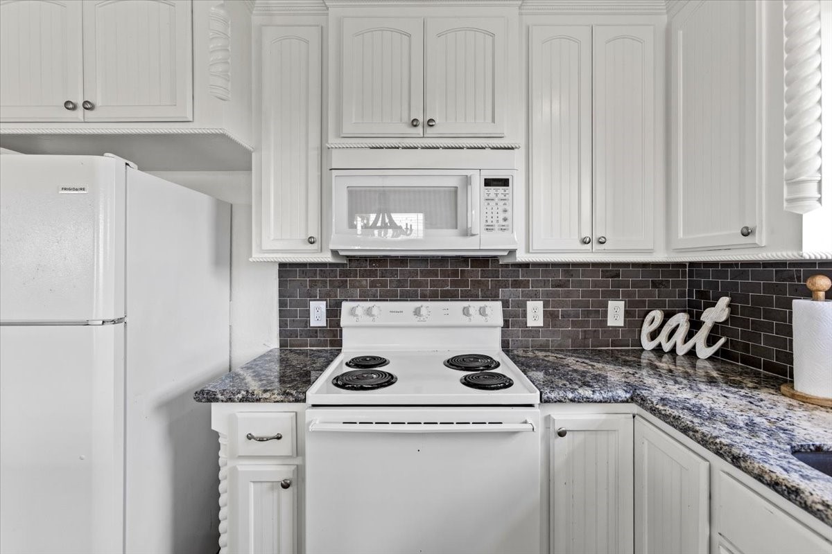 2301 Blue Water Highway Property Photo 30