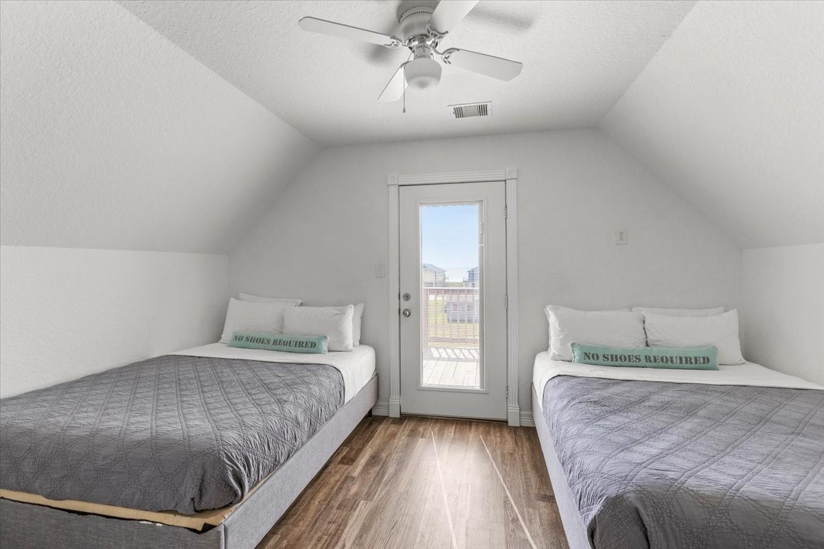 2301 Blue Water Highway Property Photo 43