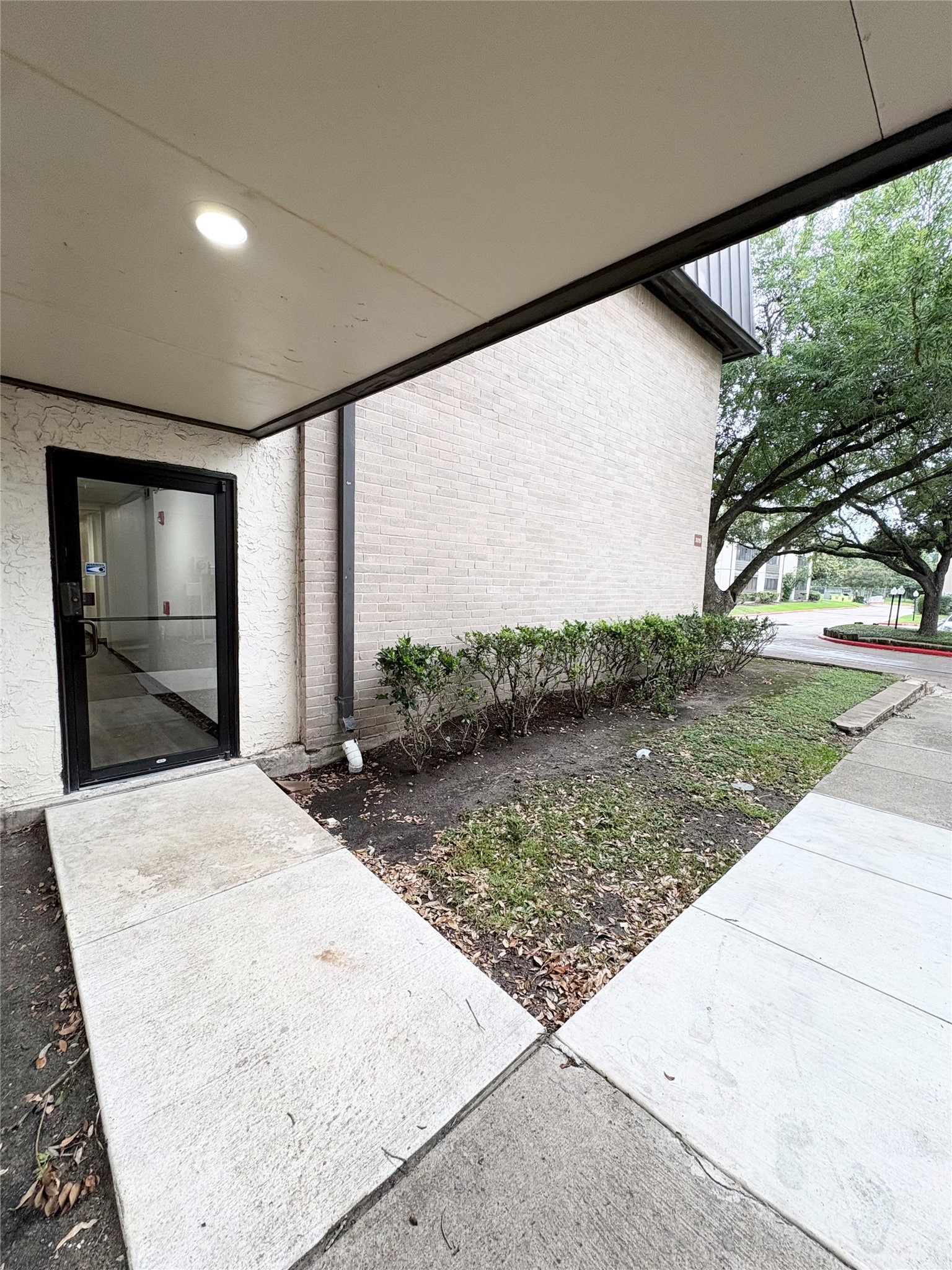 3015 Walnut Bend Lane 13 Property Photo 13