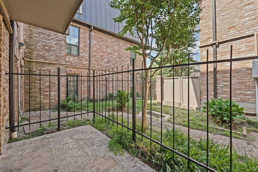 2400 N Braeswood Boulevard 111 Property Photo 15