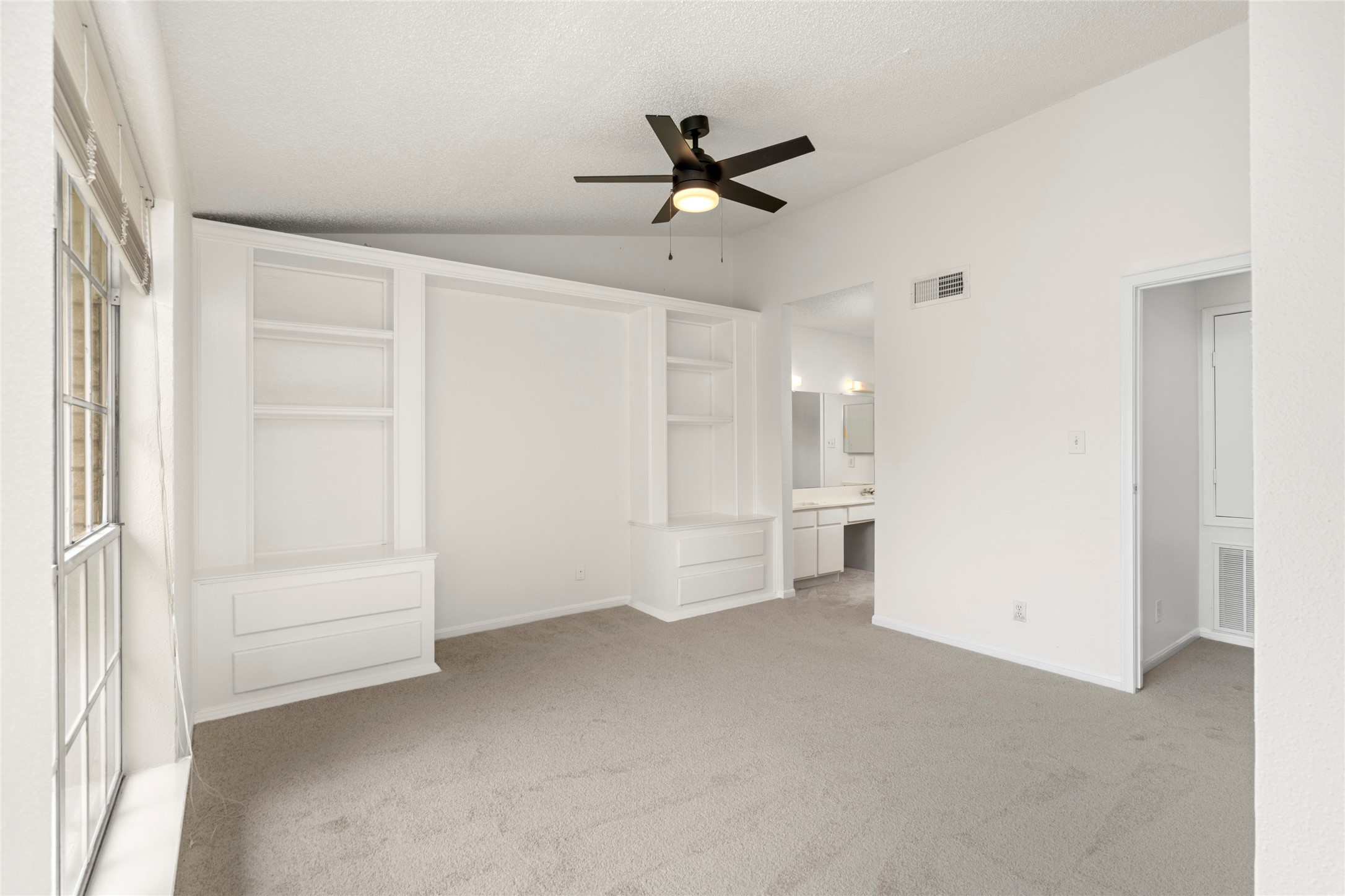 7575 Cambridge Street 1201 Property Photo 8