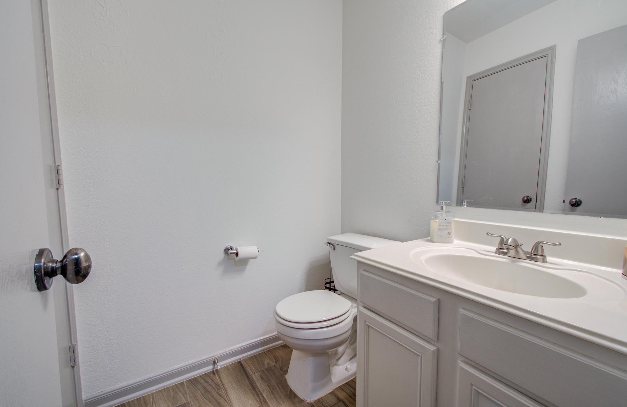 20606 Hillsdale Park Drive Property Photo 6