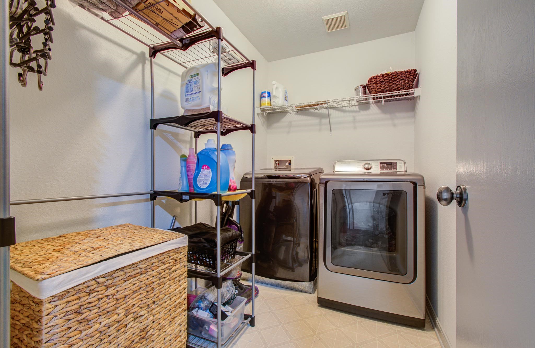 20606 Hillsdale Park Drive Property Photo 25