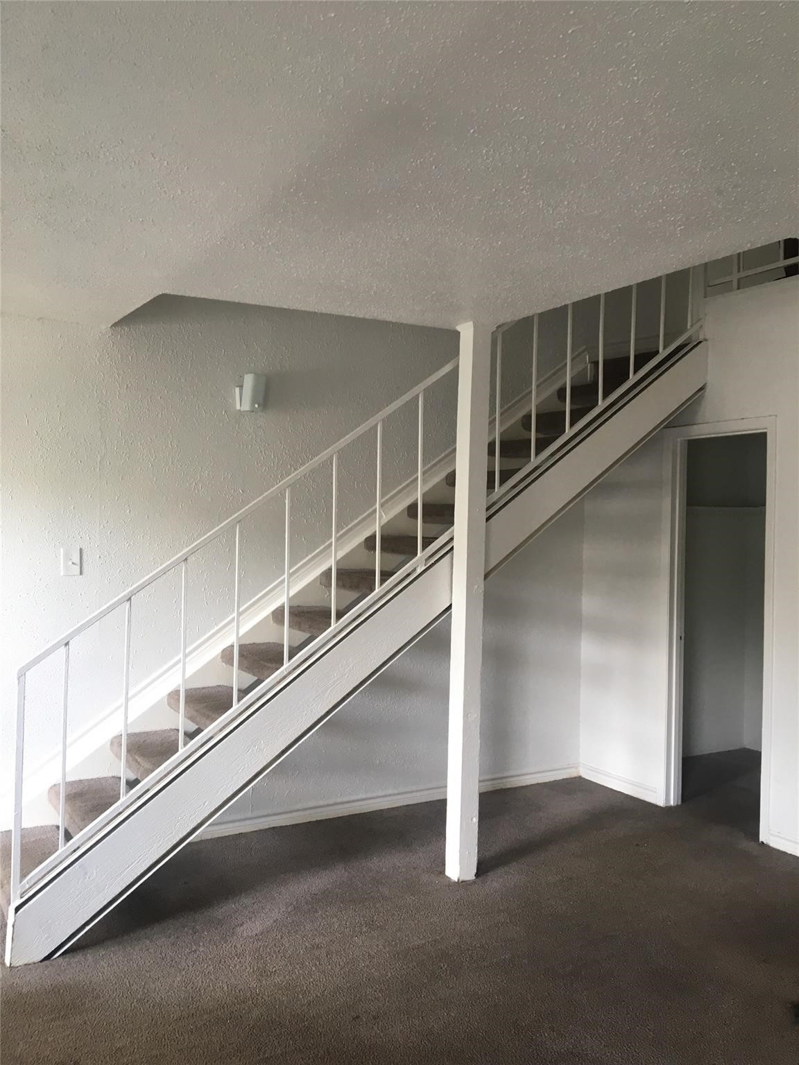 5625 Antoine Drive 1507 Property Photo 4