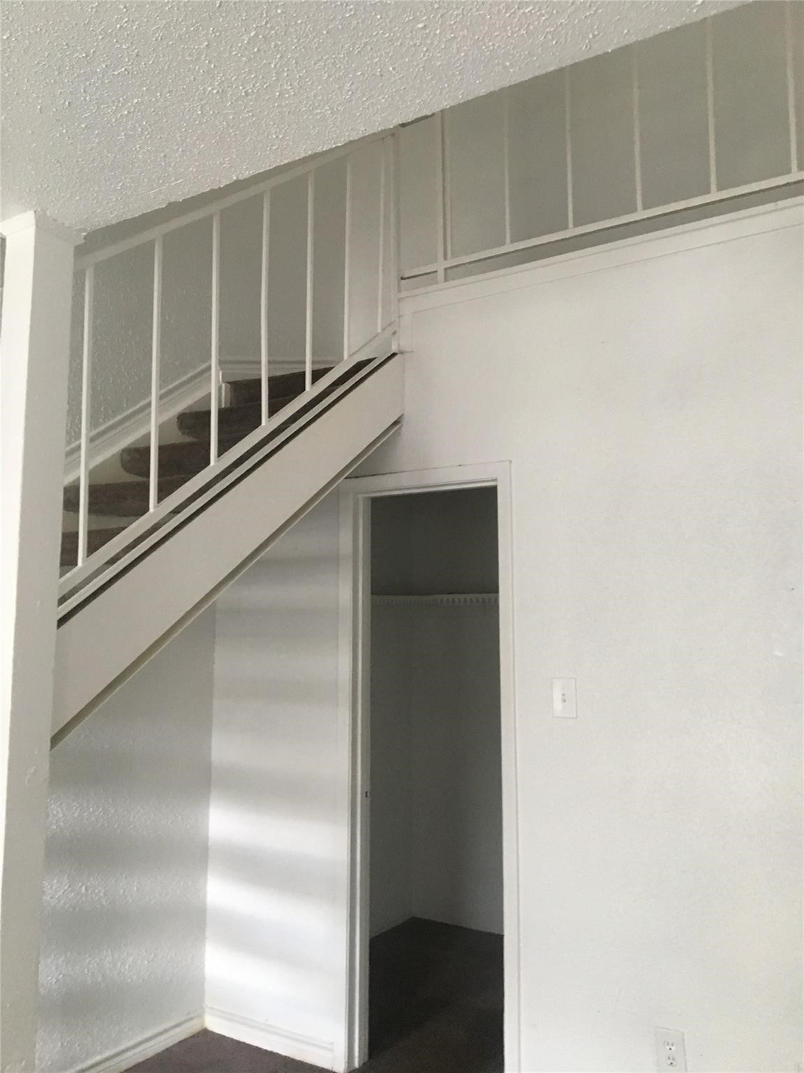 5625 Antoine Drive 1507 Property Photo 8