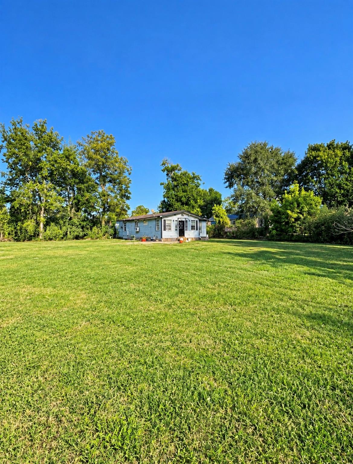 205 Joy Drive, Angleton Tx 77515 Property Photo 1