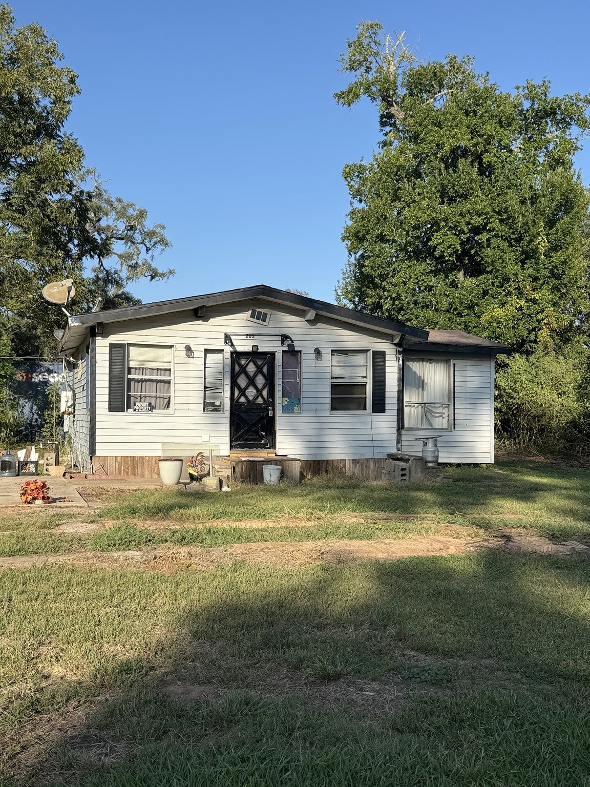 205 Joy Drive Property Photo 2