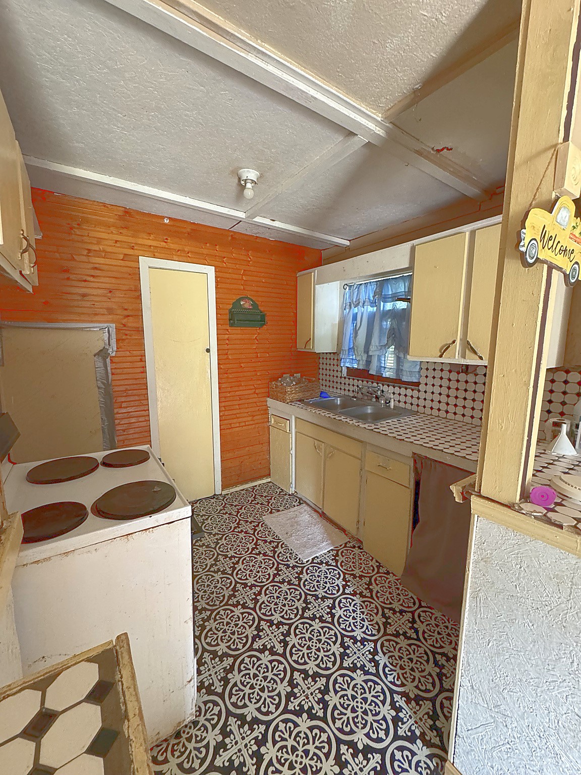 205 Joy Drive Property Photo 6