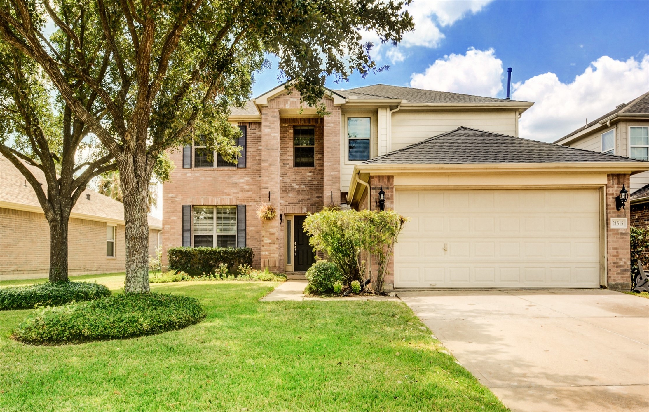 21515 Pointed Oak Lane Property Photo 1