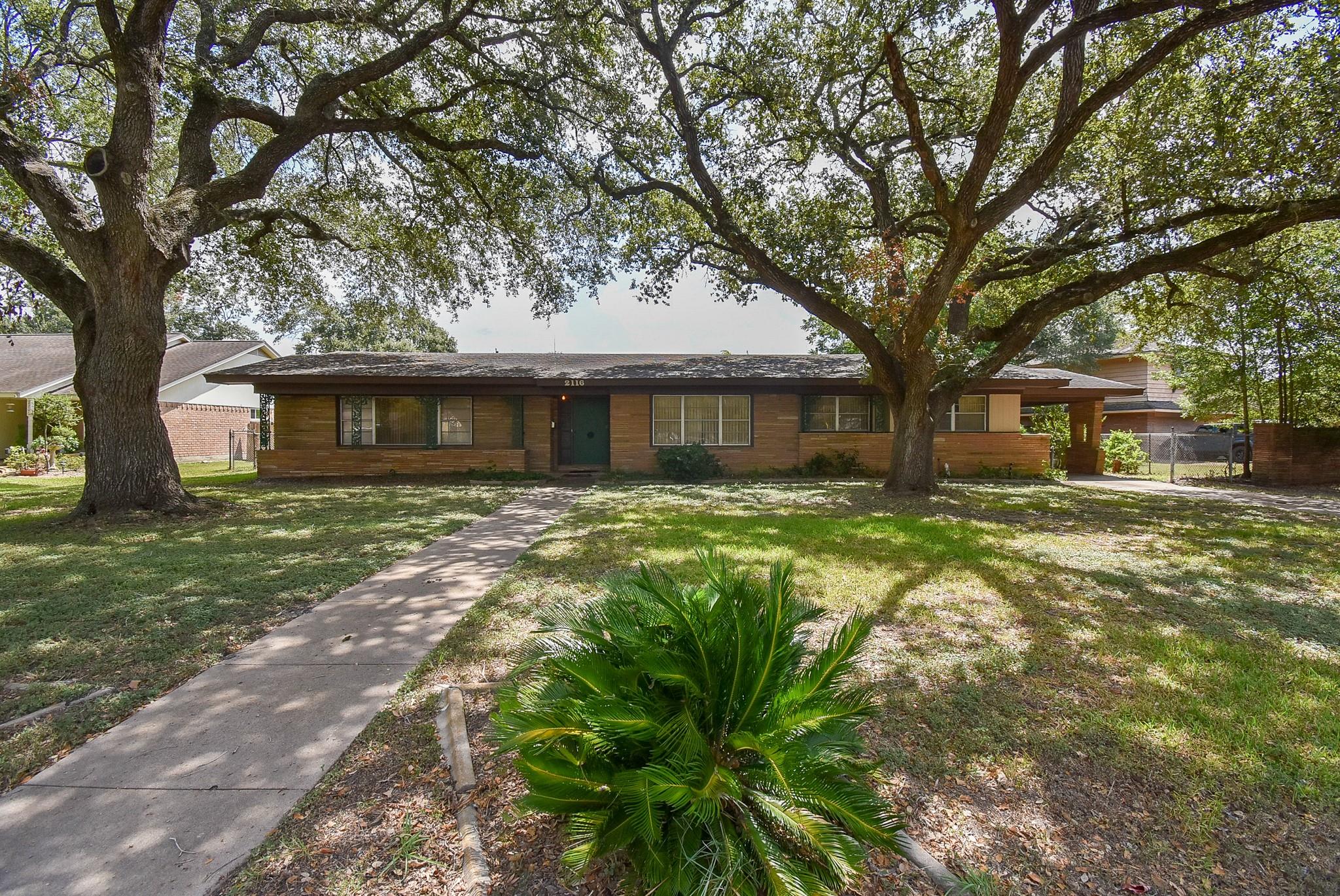 2116 Rosemary Street, El Campo Tx 77437 Property Photo 1