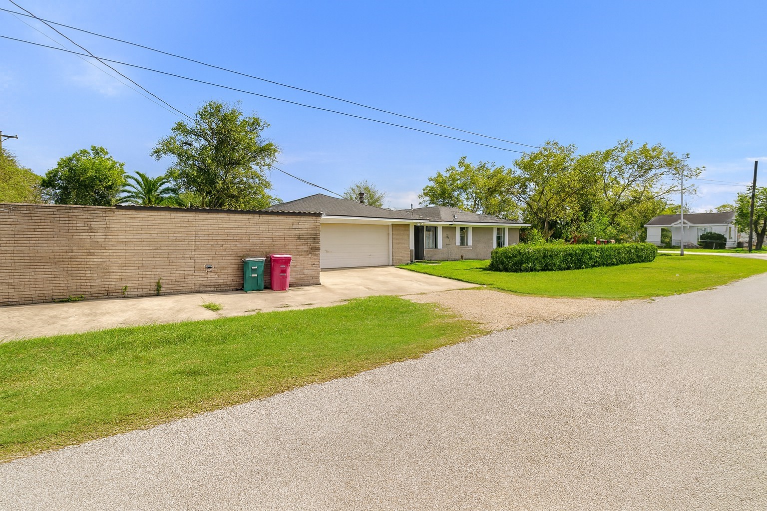 1424 N Avenue F Property Photo 5