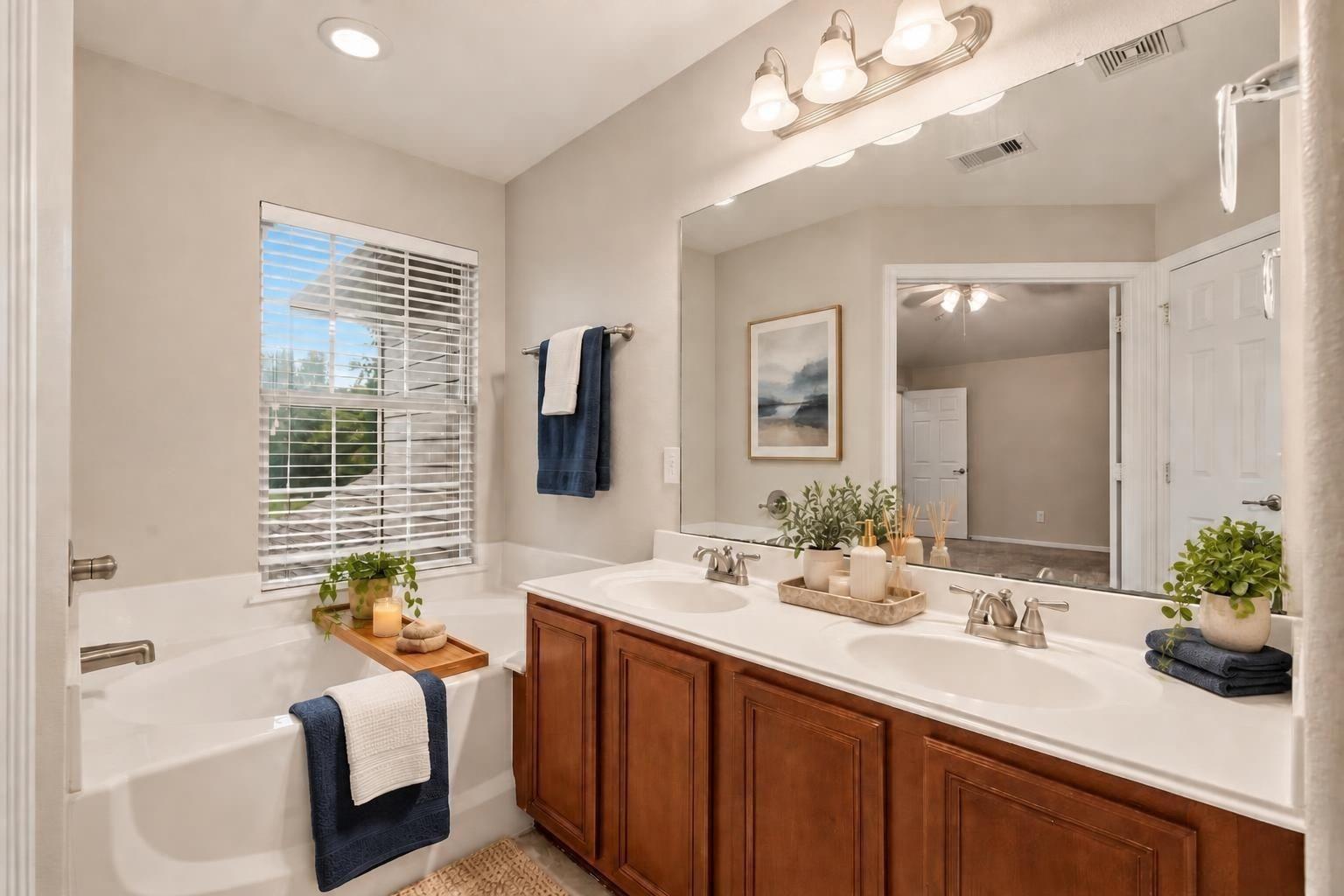 10534 Willow Park View Property Photo 5