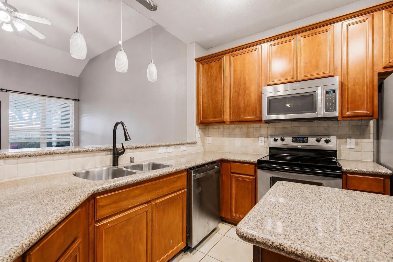 10534 Willow Park View Property Photo 15
