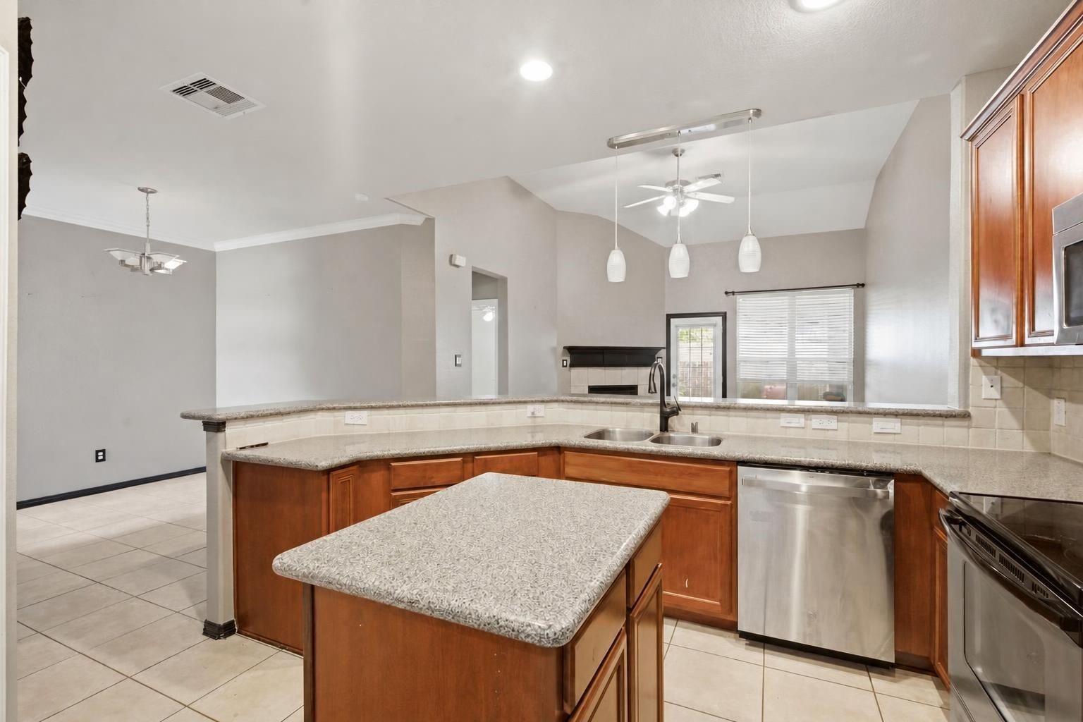 10534 Willow Park View Property Photo 16