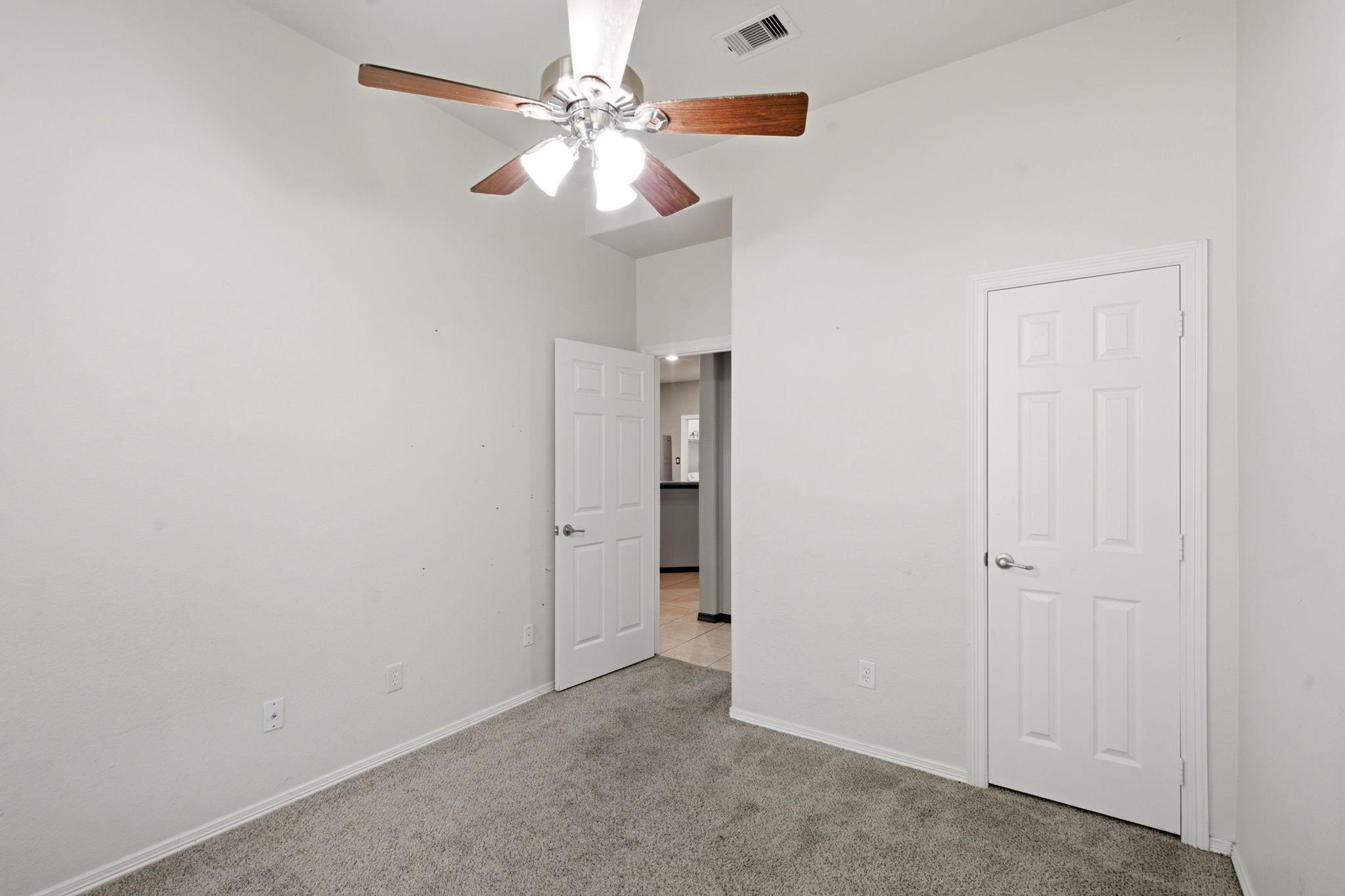 10534 Willow Park View Property Photo 26