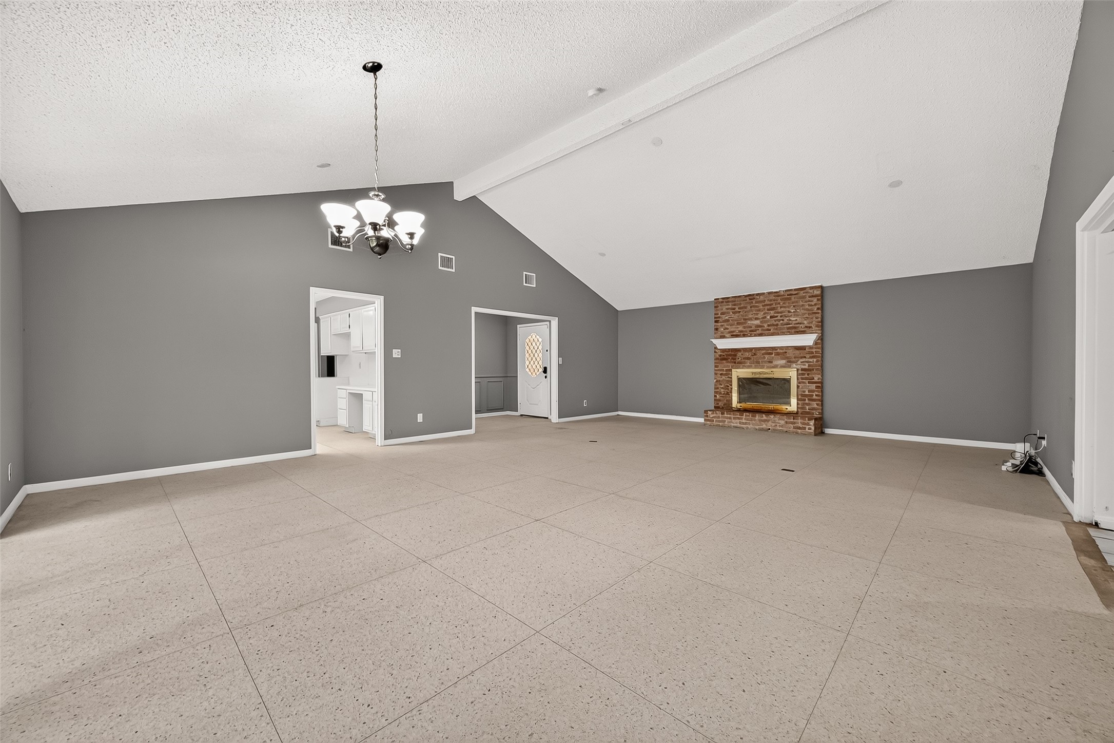 19002 Mirror Lake Drive Property Photo 8