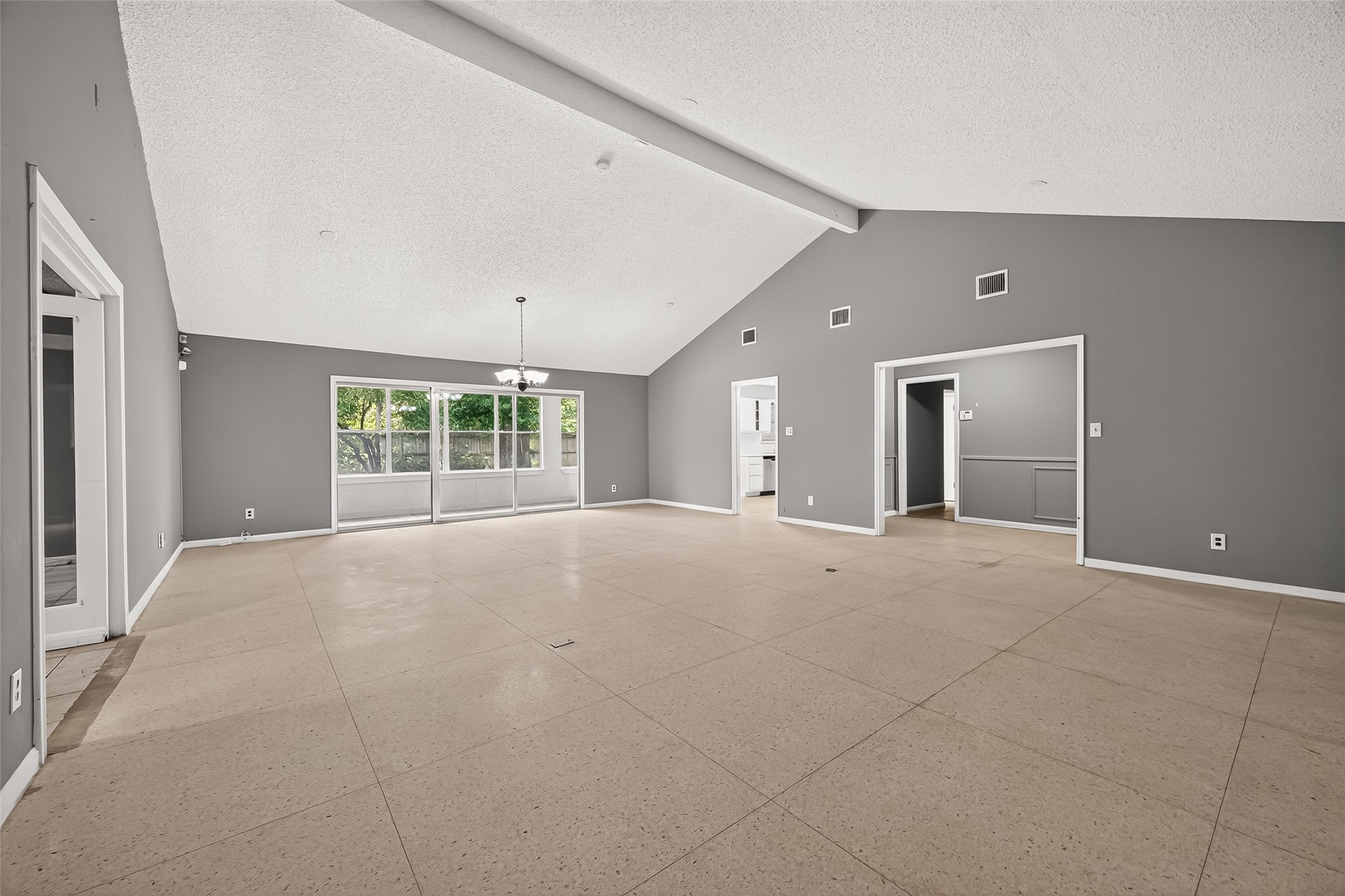 19002 Mirror Lake Drive Property Photo 9