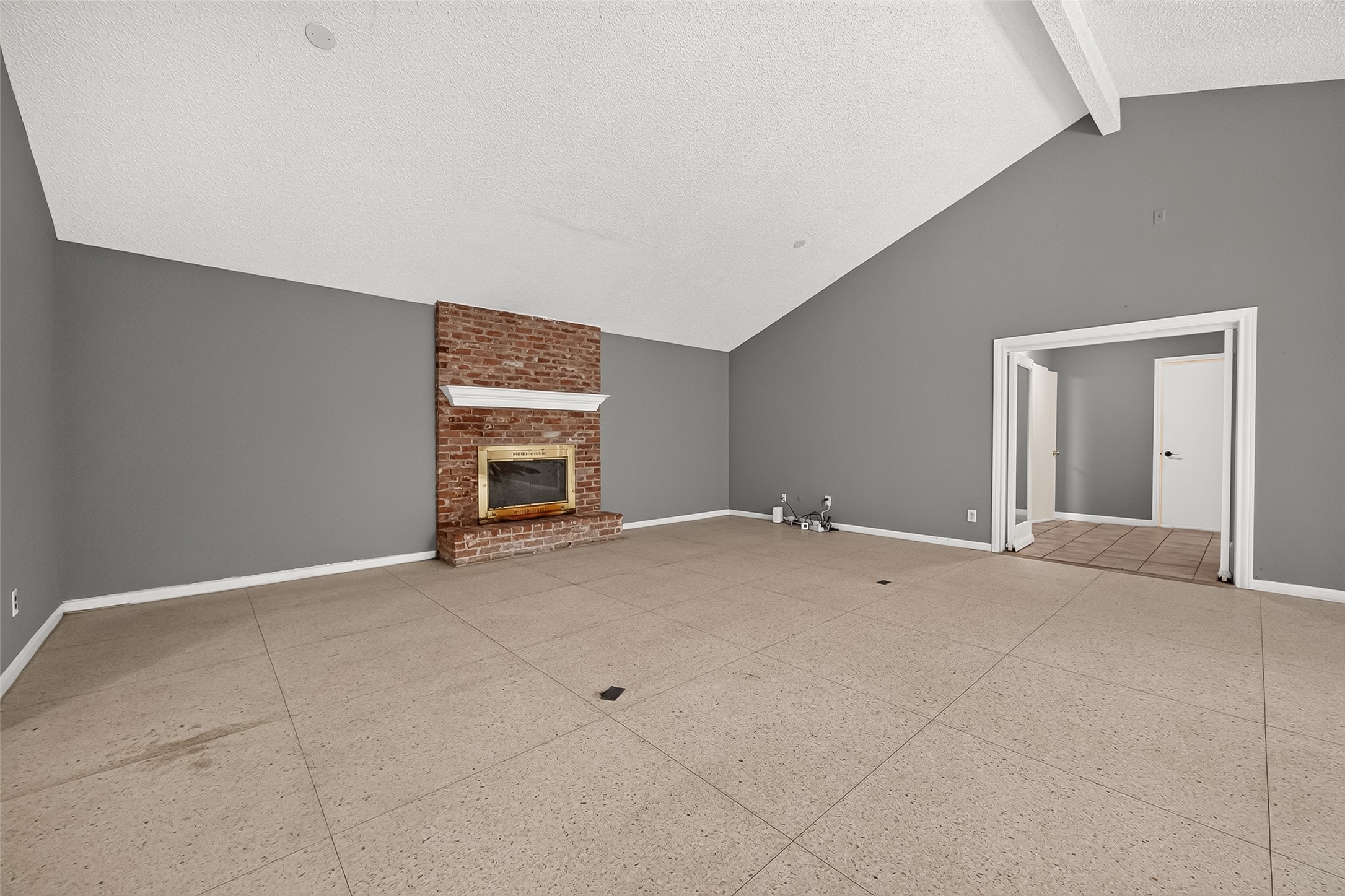 19002 Mirror Lake Drive Property Photo 10